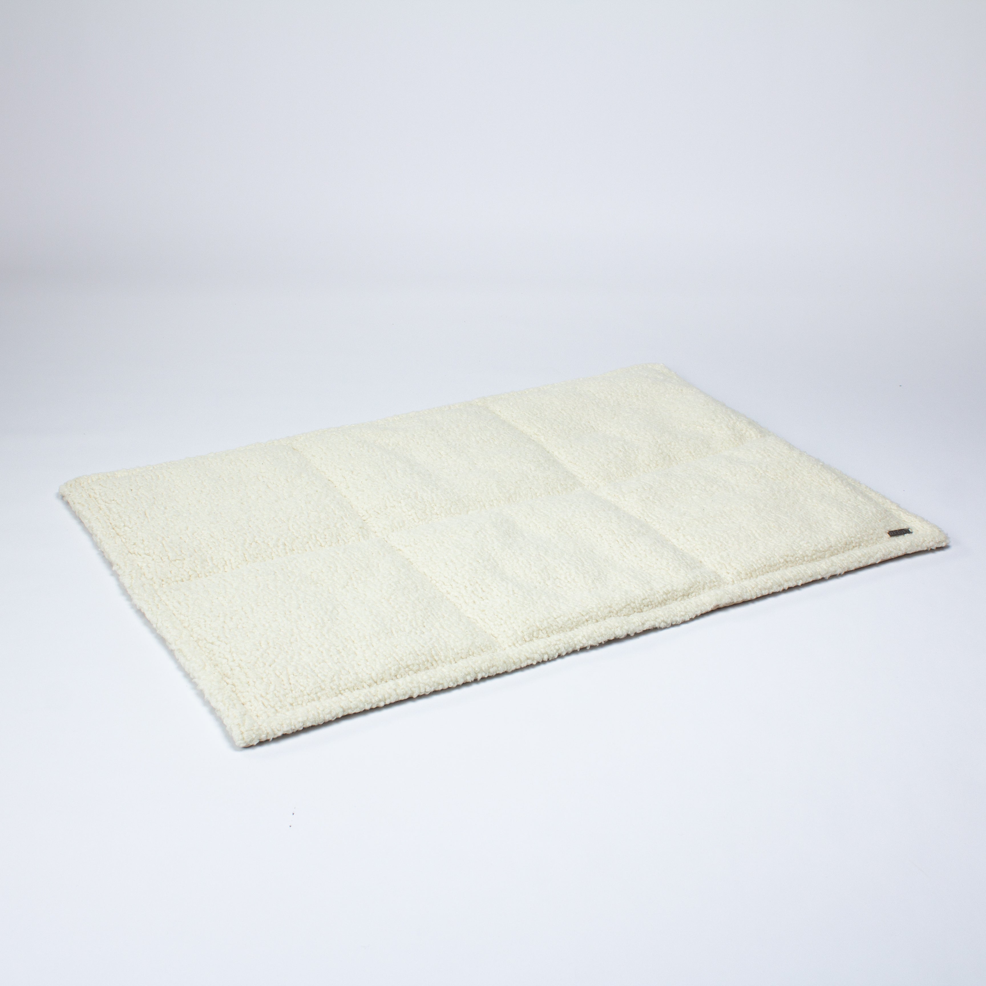 BUCIANO Hundereisebett Liva Wollweiß Reisedecke Hund