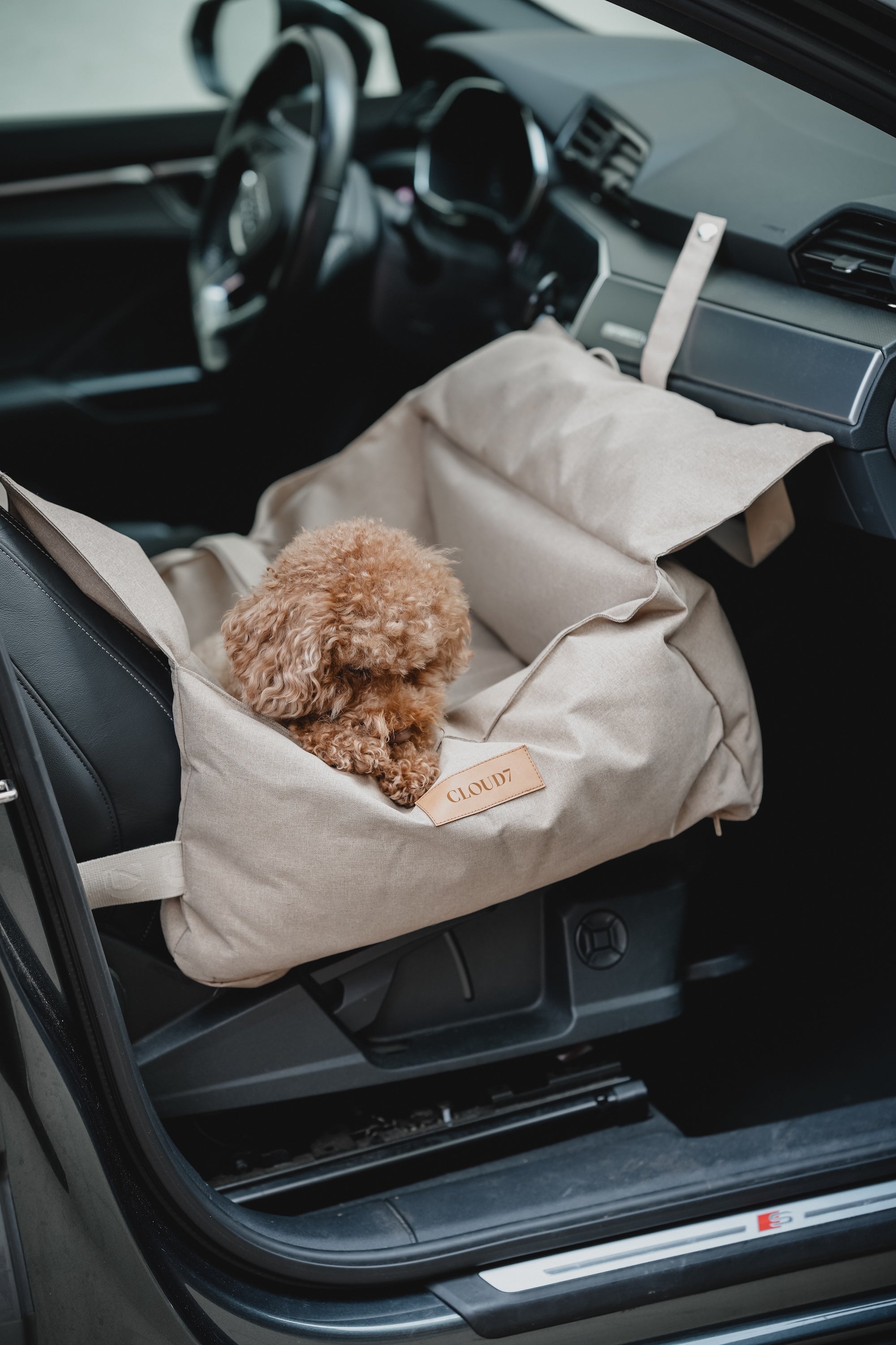 Cloud7 Hundeautositz Getaway Sand Autositz für Hunde Reisen mit Hund