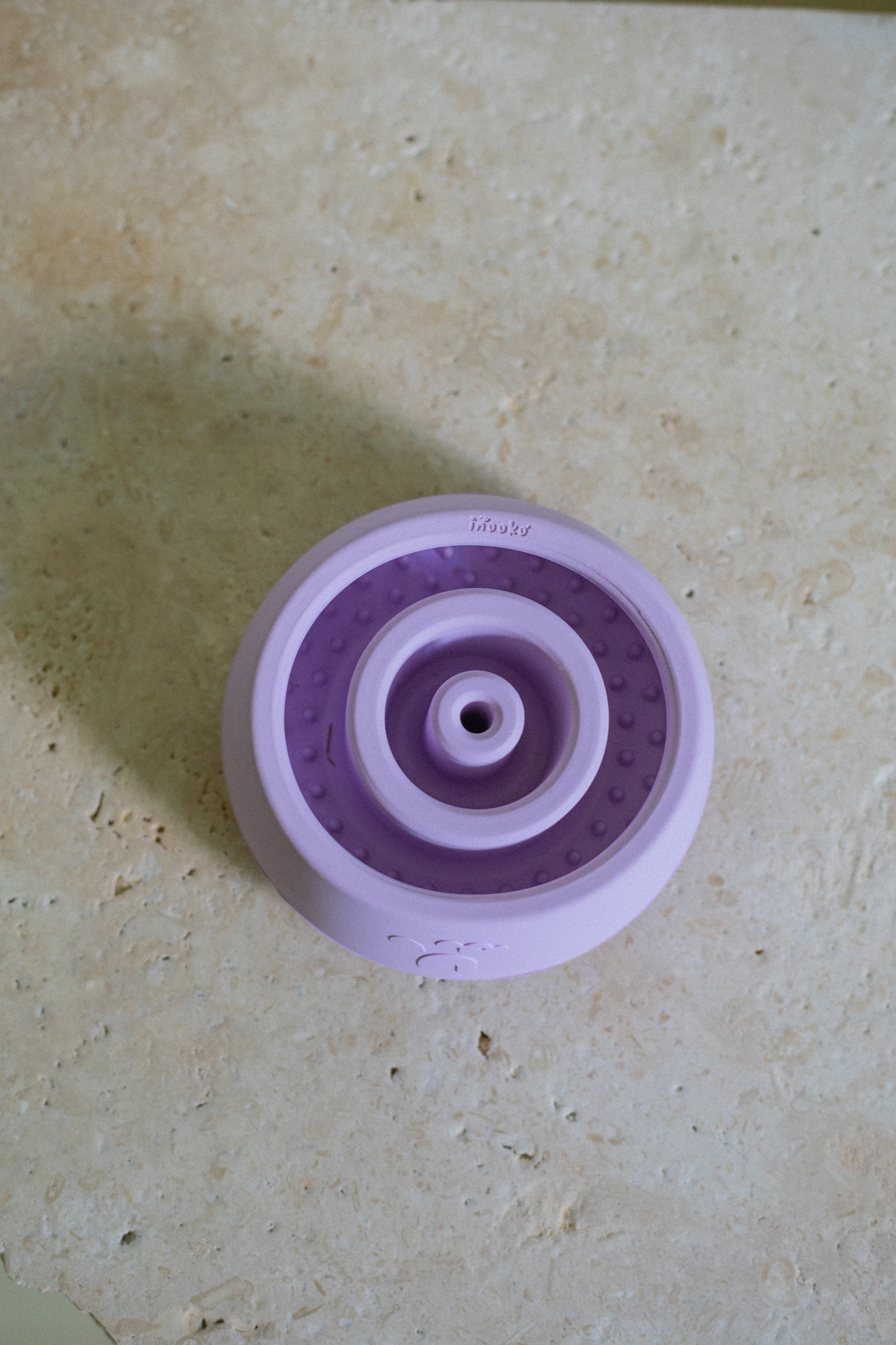 Inooko Yoomy Wobble Beschäftigungsspielzeug Lavendel Schleckspielzeug für Hunde Spielzeug für Hunde Alleinebleiben Hundespielzeug Welpen