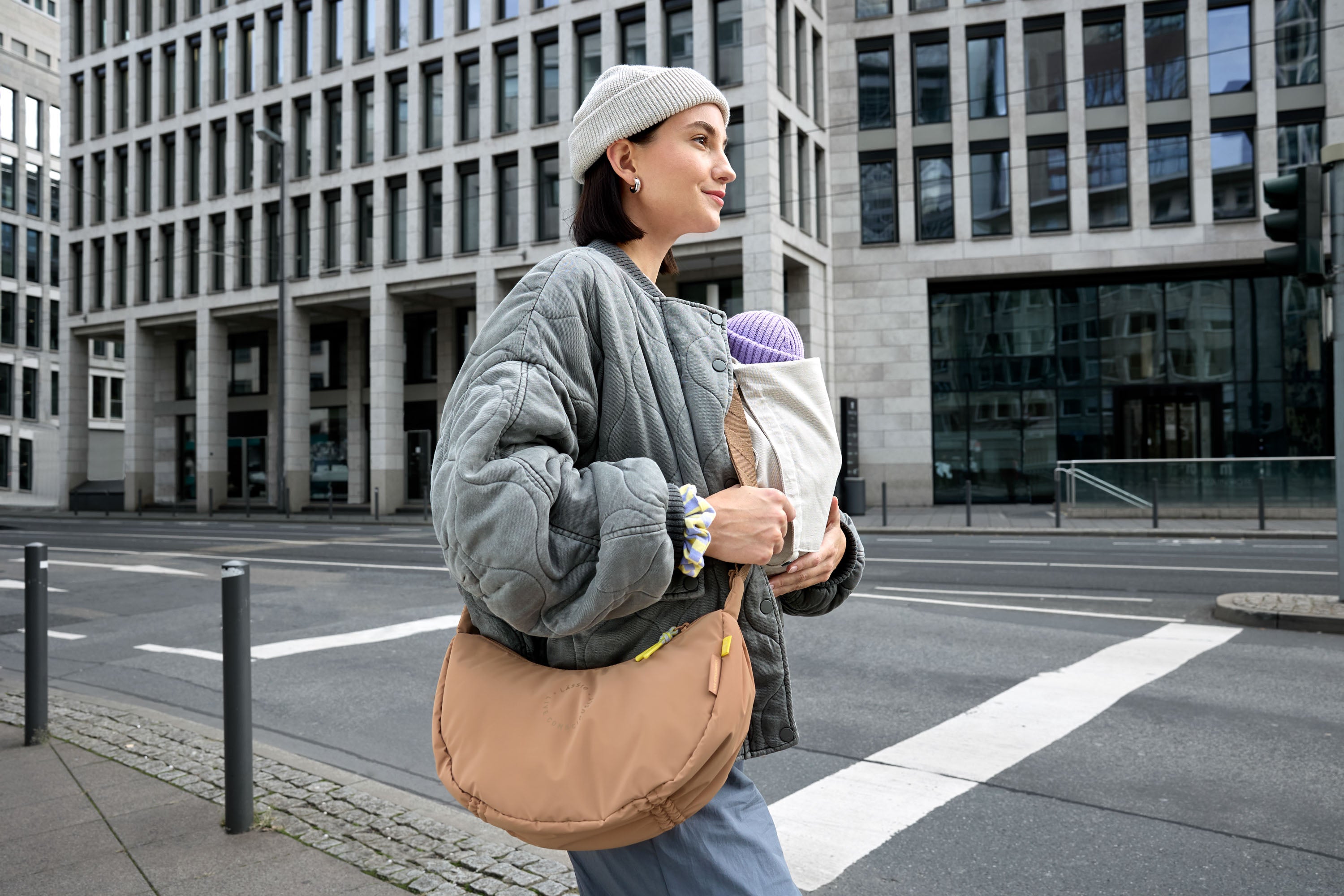 LÄSSIG Umhängetasche Stretch Up Bum Bag Braun Umhängetasche für unterwegs wasserabweisend