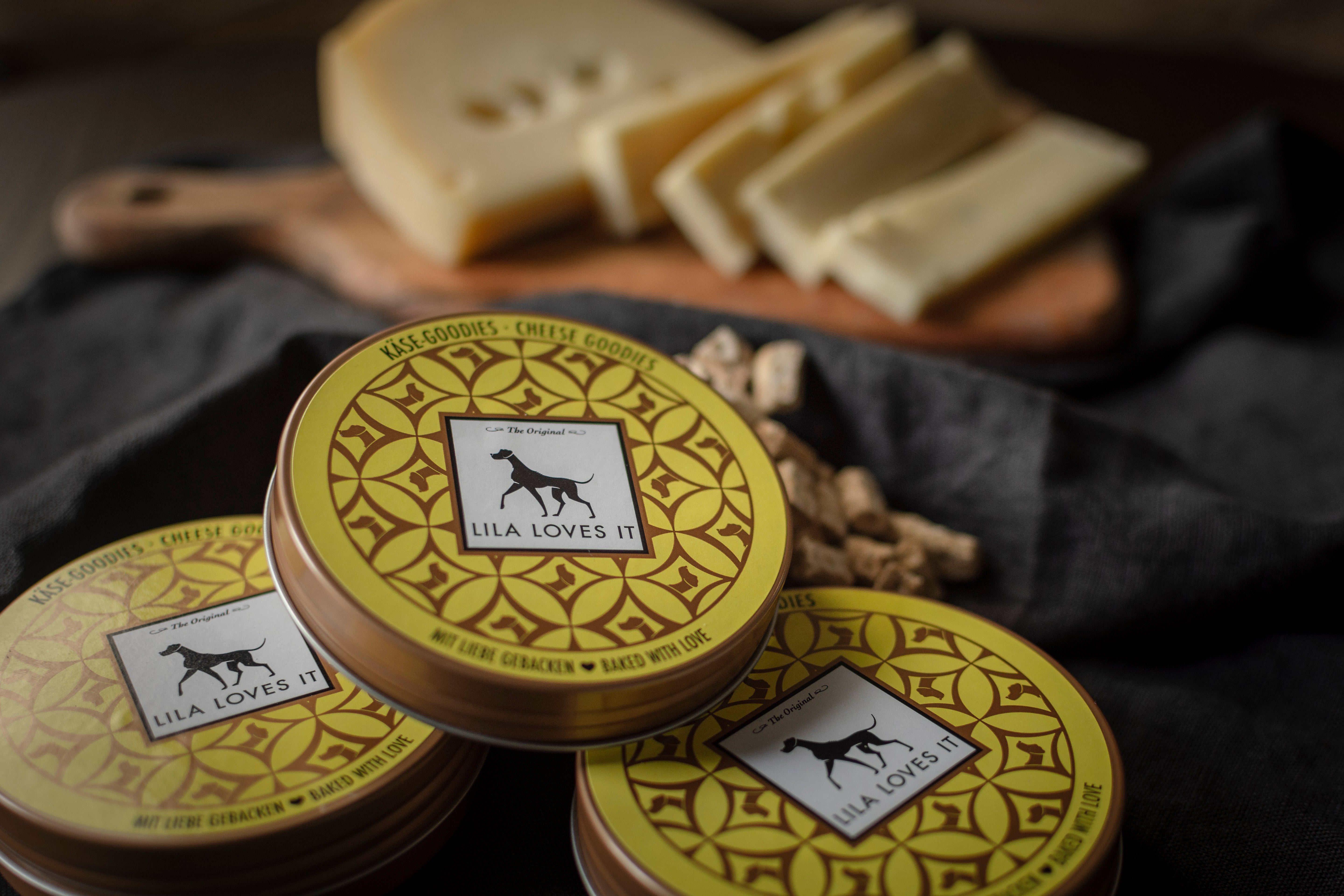LILA LOVES IT Kaese Goodies Trainingsleckerli fuer Hunde