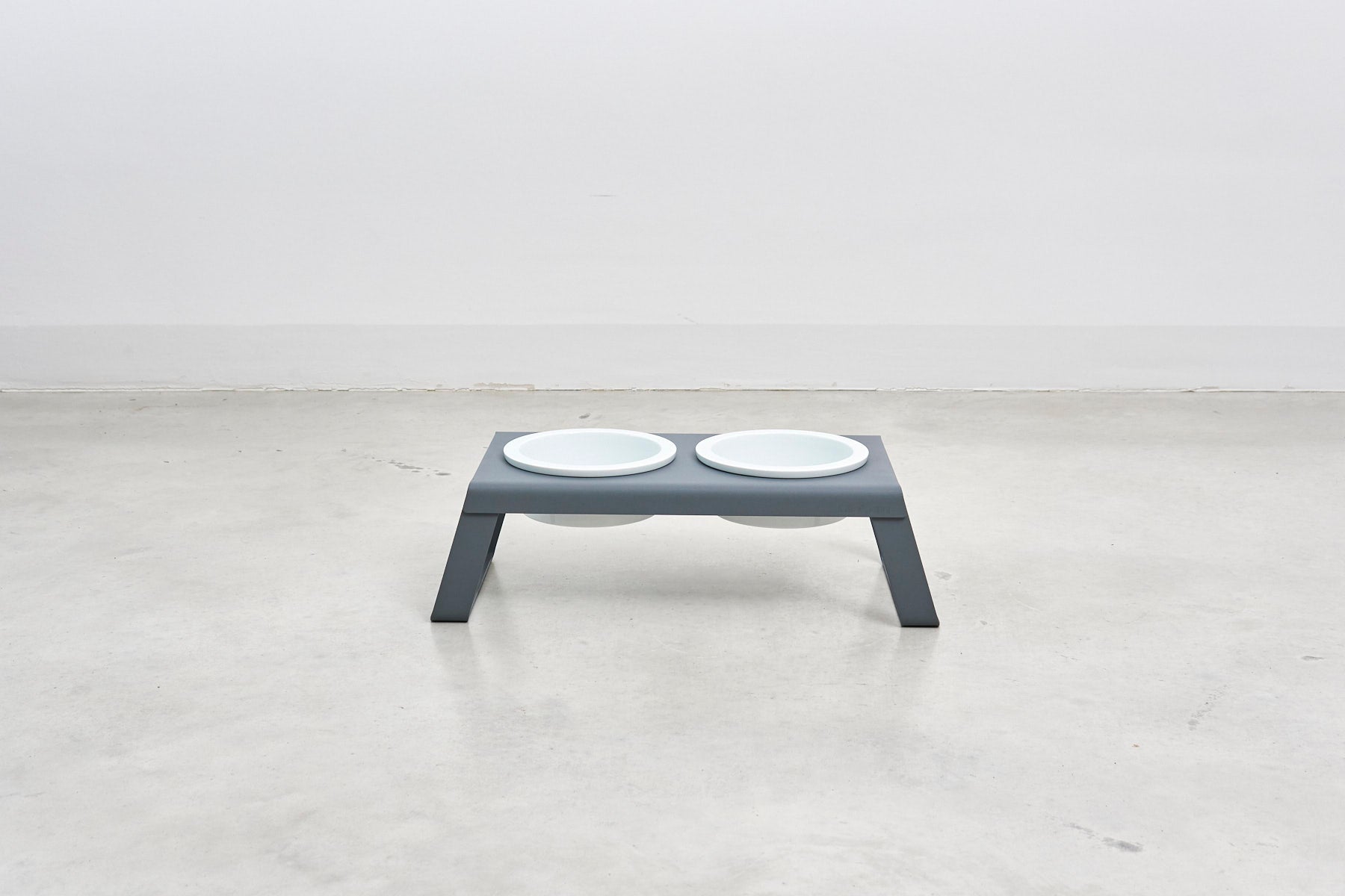 MiaCara Desco Napfstaender Alu Grau Porzellan Napfstaender mit Porzellannapf aus Deutschland