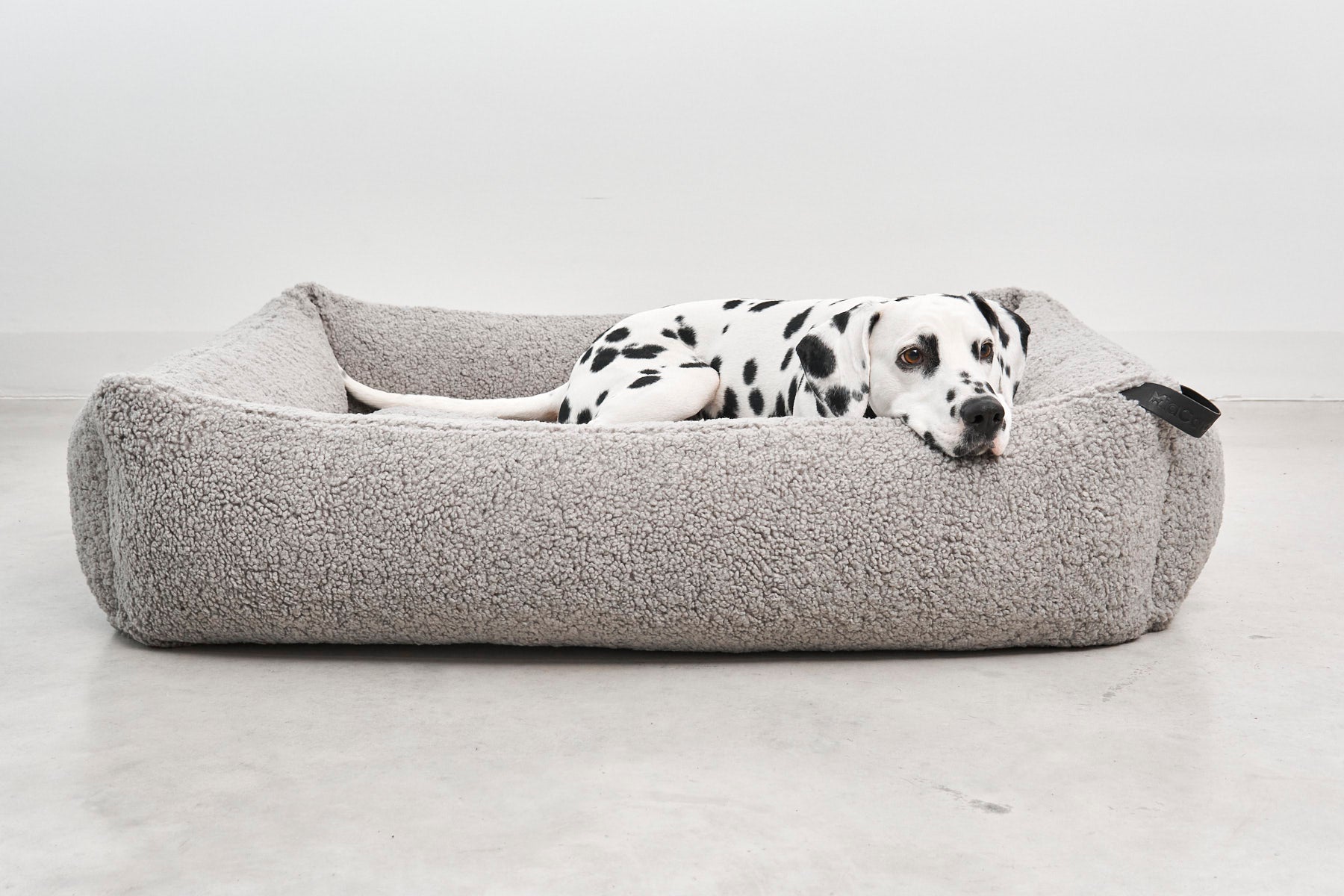 MiaCara Senso Box-Bett Kiesel Boucle Hundebett fuer kleine und grosse Hunde