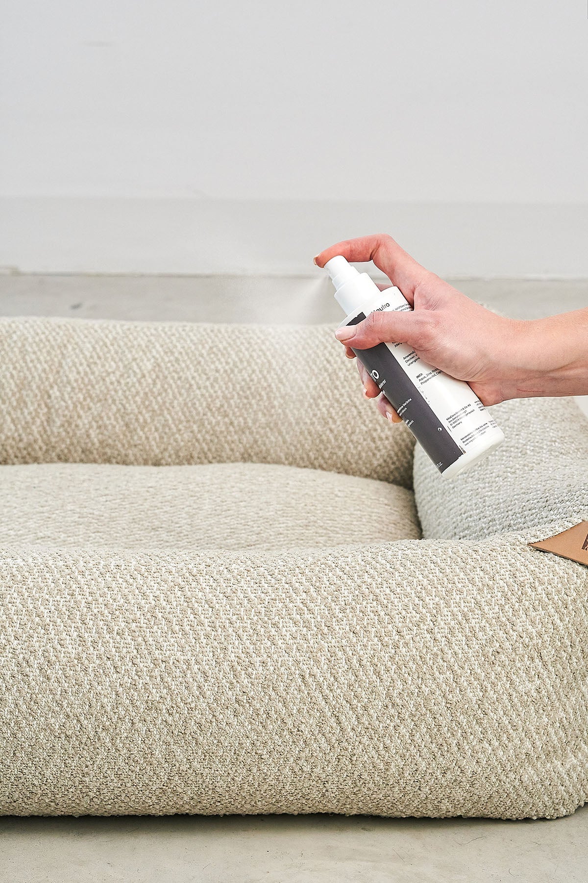 Miacara Neutro Geruchsneutralisierer Anti Geruchsspray fuer Hunde