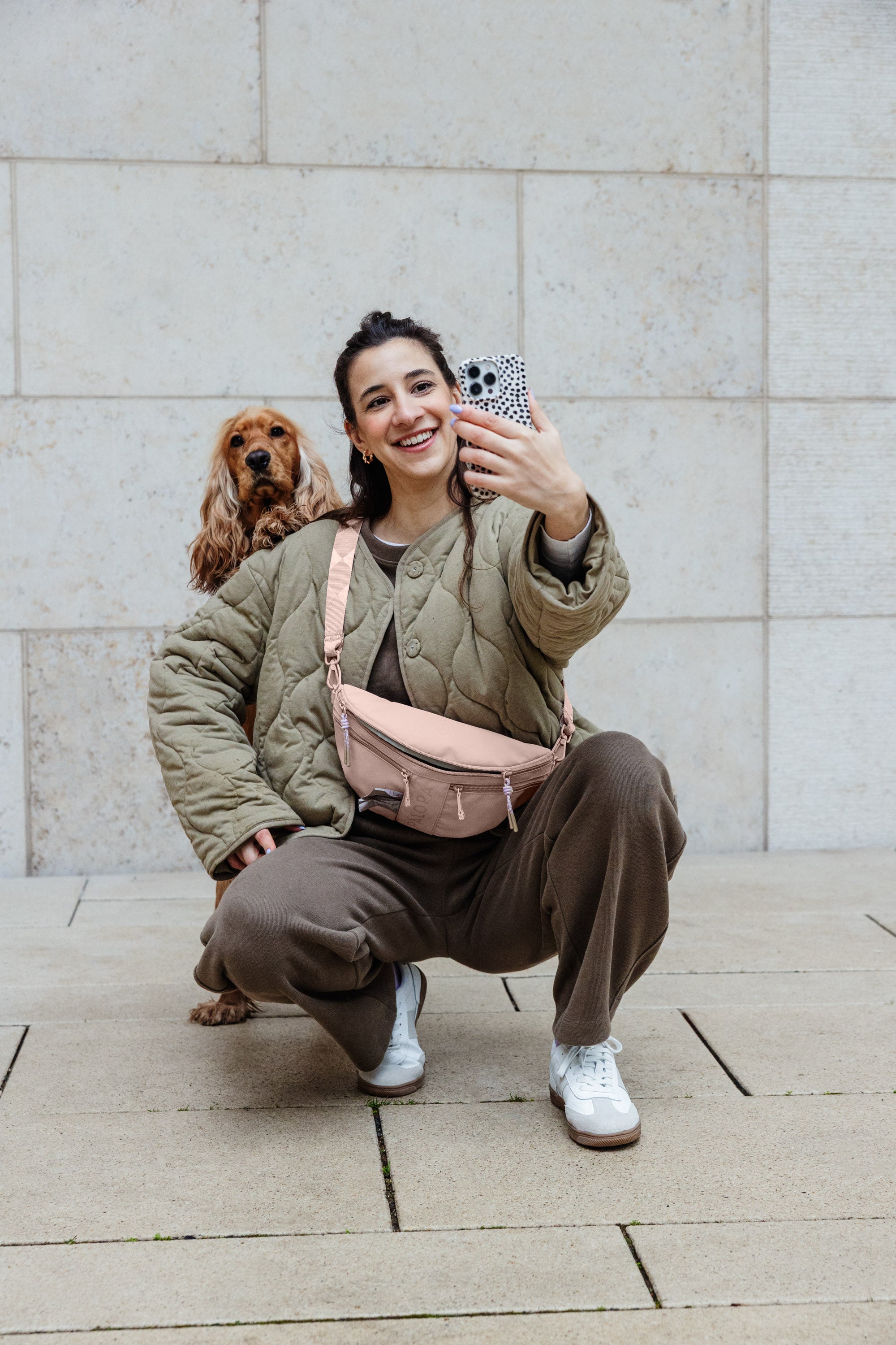 PALOPA Hunde Leckerlibeutel Emma Soft Pink Gassitasche Leckerlitasche Crossbody Bag wasserdicht