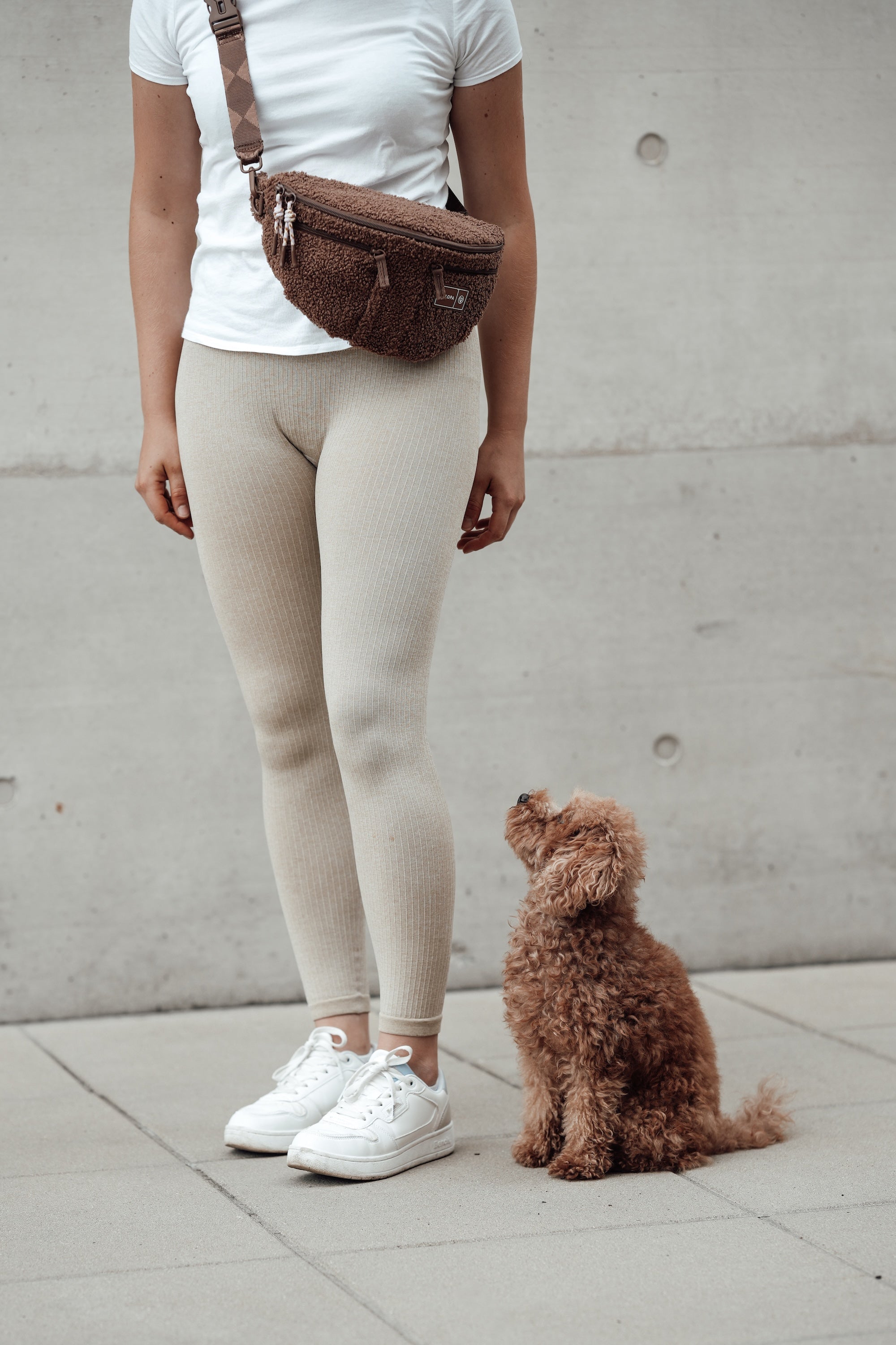 PALOPA Hunde Leckerlibeutel Emma Teddy Fleece Gassi Bag Hund Gassitasche Hund