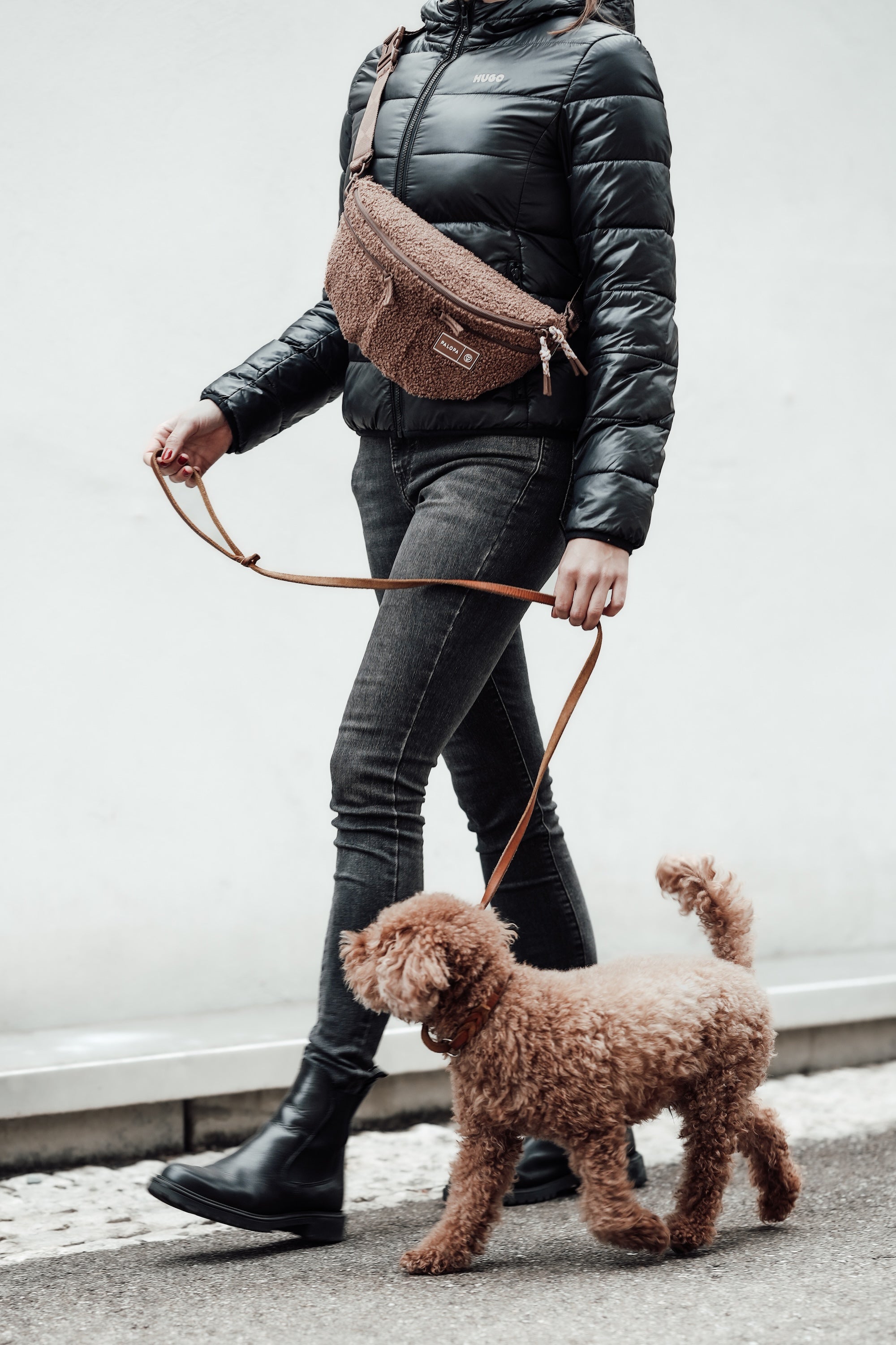 PALOPA Hunde Leckerlibeutel Emma Teddy Fleece Hunde Leckerlitasche Wasserflasche für unterwegs