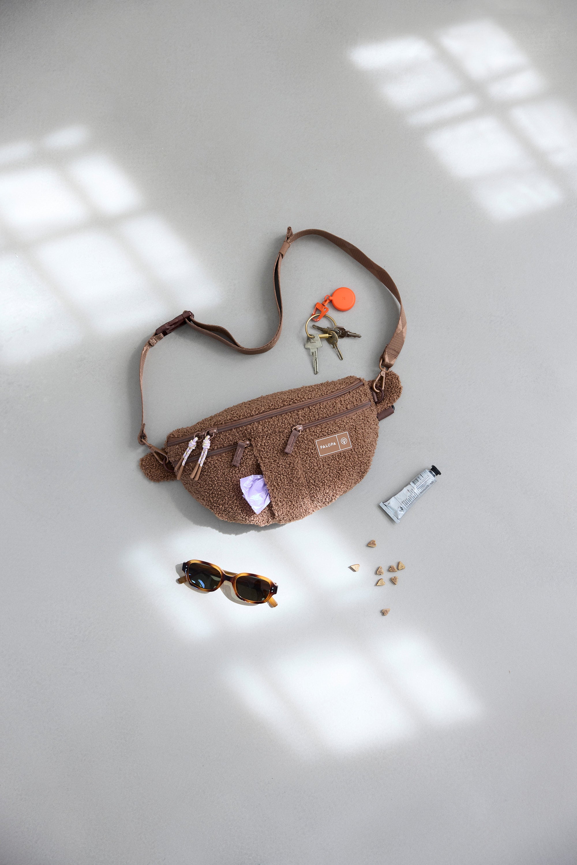 PALOPA Hunde Leckerlibeutel Teddy-Fleece Brown - Limited Edition Gassitasche Leckerlitasche Teddy Fleece