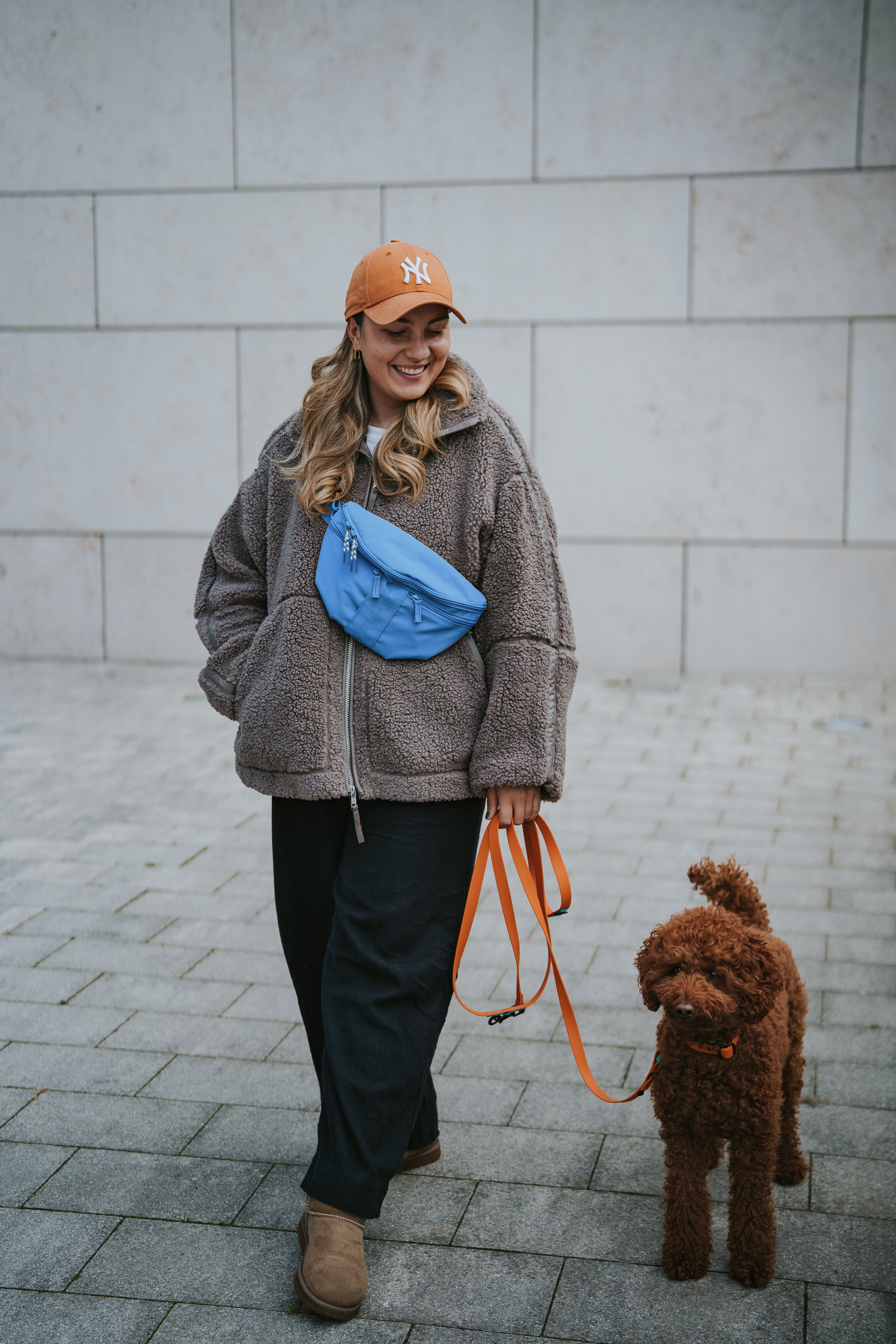 PALOPA Hunde Leckerlibeutel Emma Sky Blue Gassitasche zum Umhängen Hundetraining Leckerlibeutel