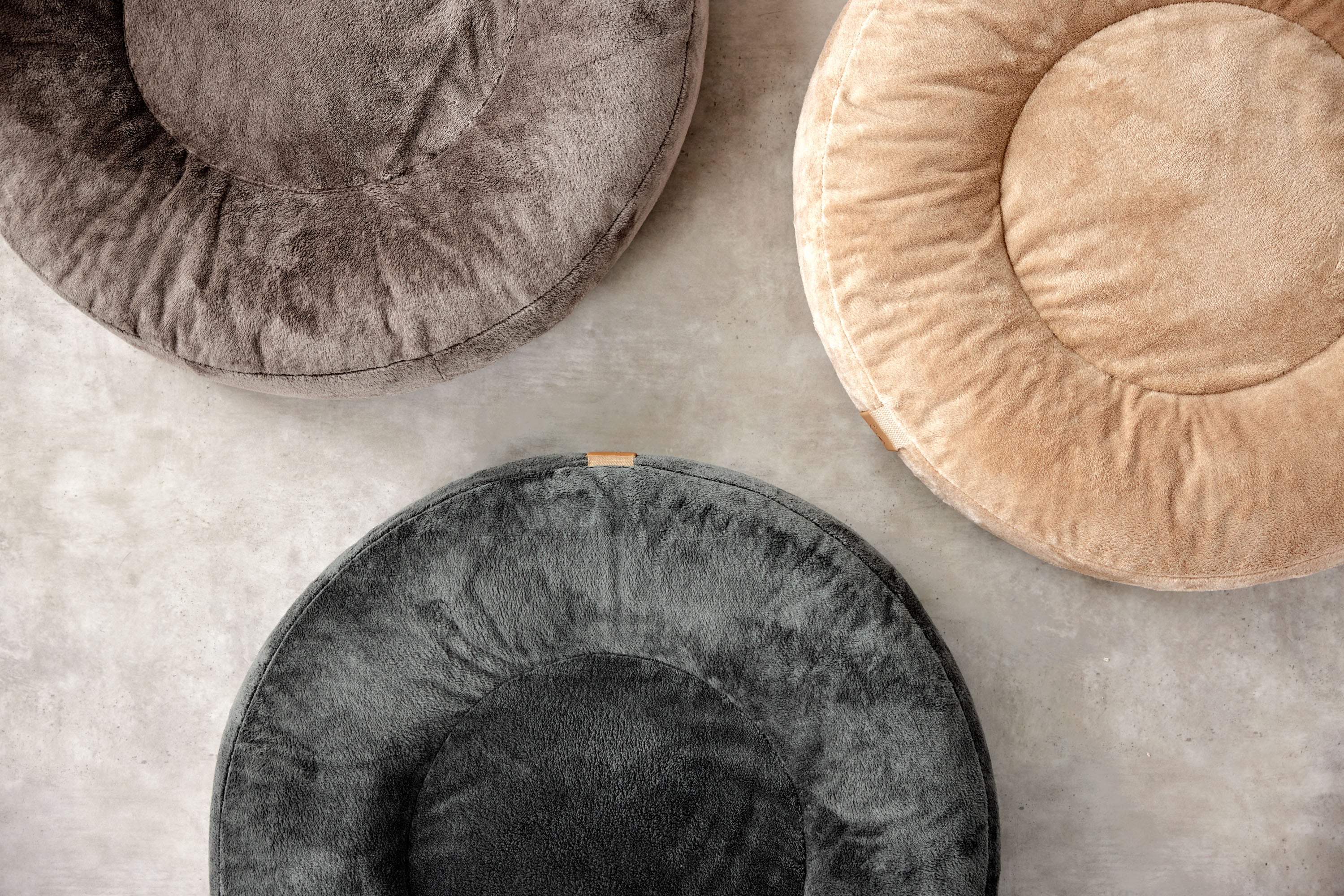 PALOPA Hundebett Donut Fippa Anthrazit Humus Taupe Kuschelbett fuer Hunde
