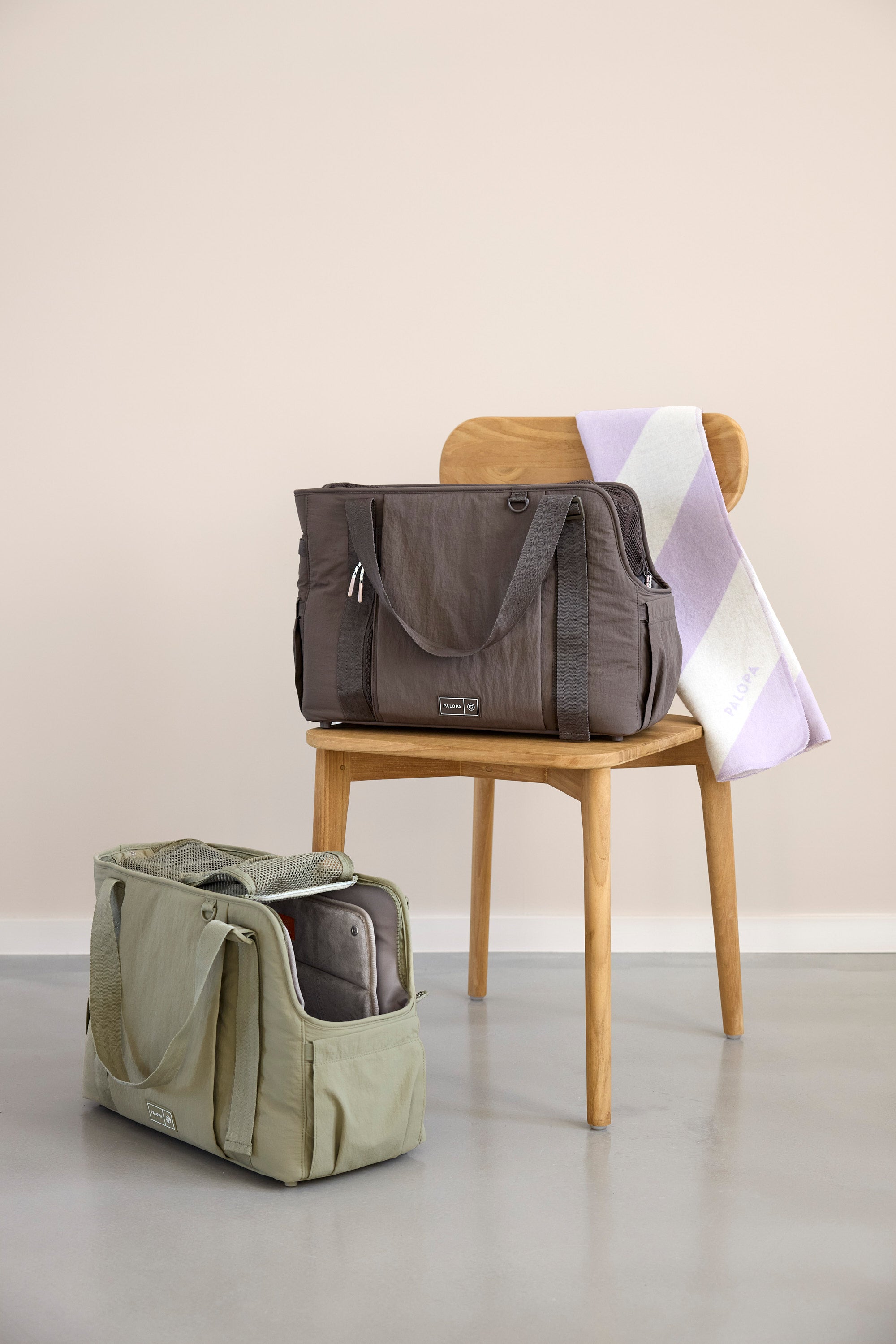 PALOPA Hundetragetasche Weda Crinkled Pale Olive Hundetasche