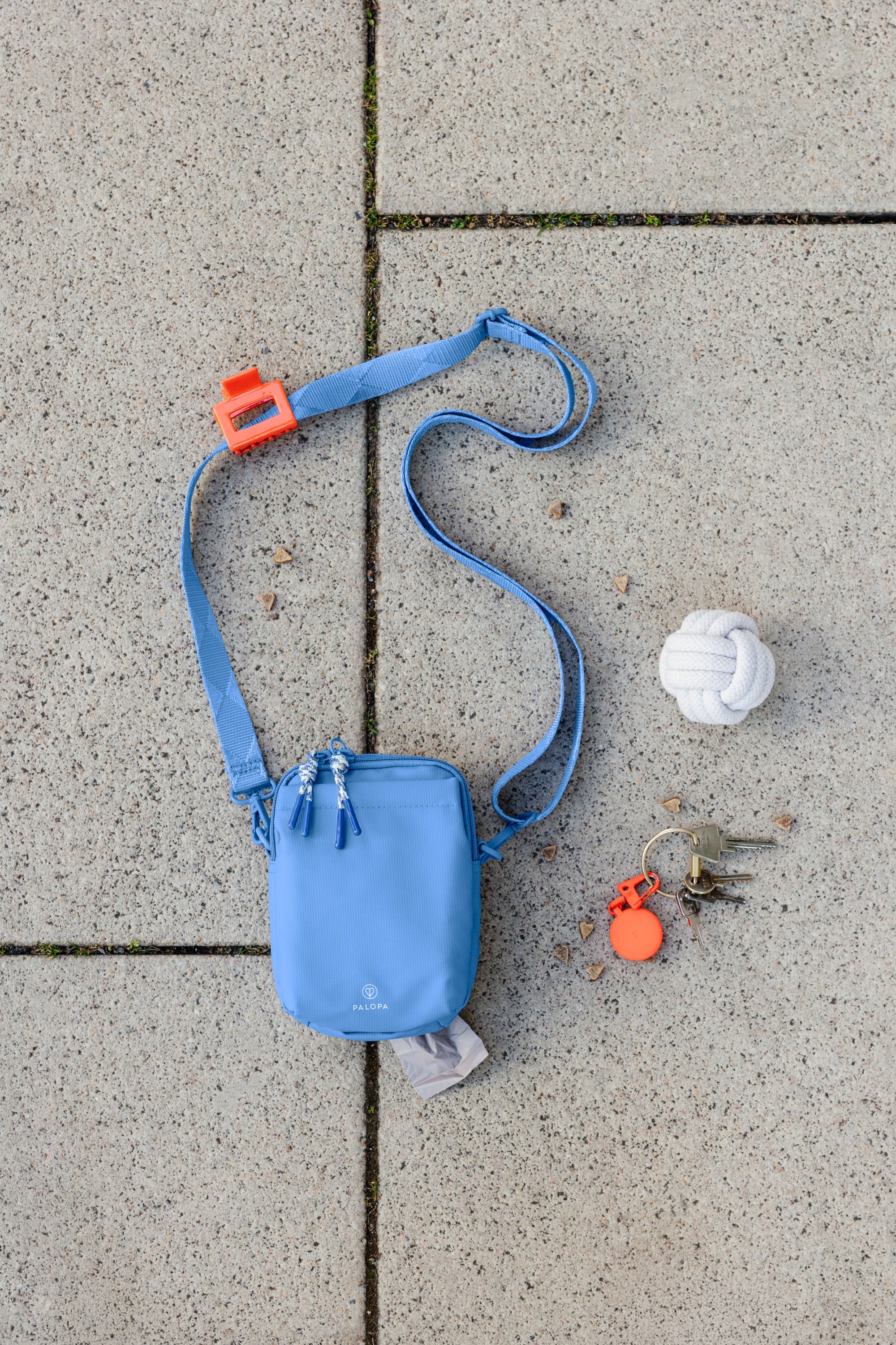 PALOPA Leckerlibeutel Greta Sky Blue Leckerlitasche Gassitasche zum Umhängen Crossbody Bag Hundetraining