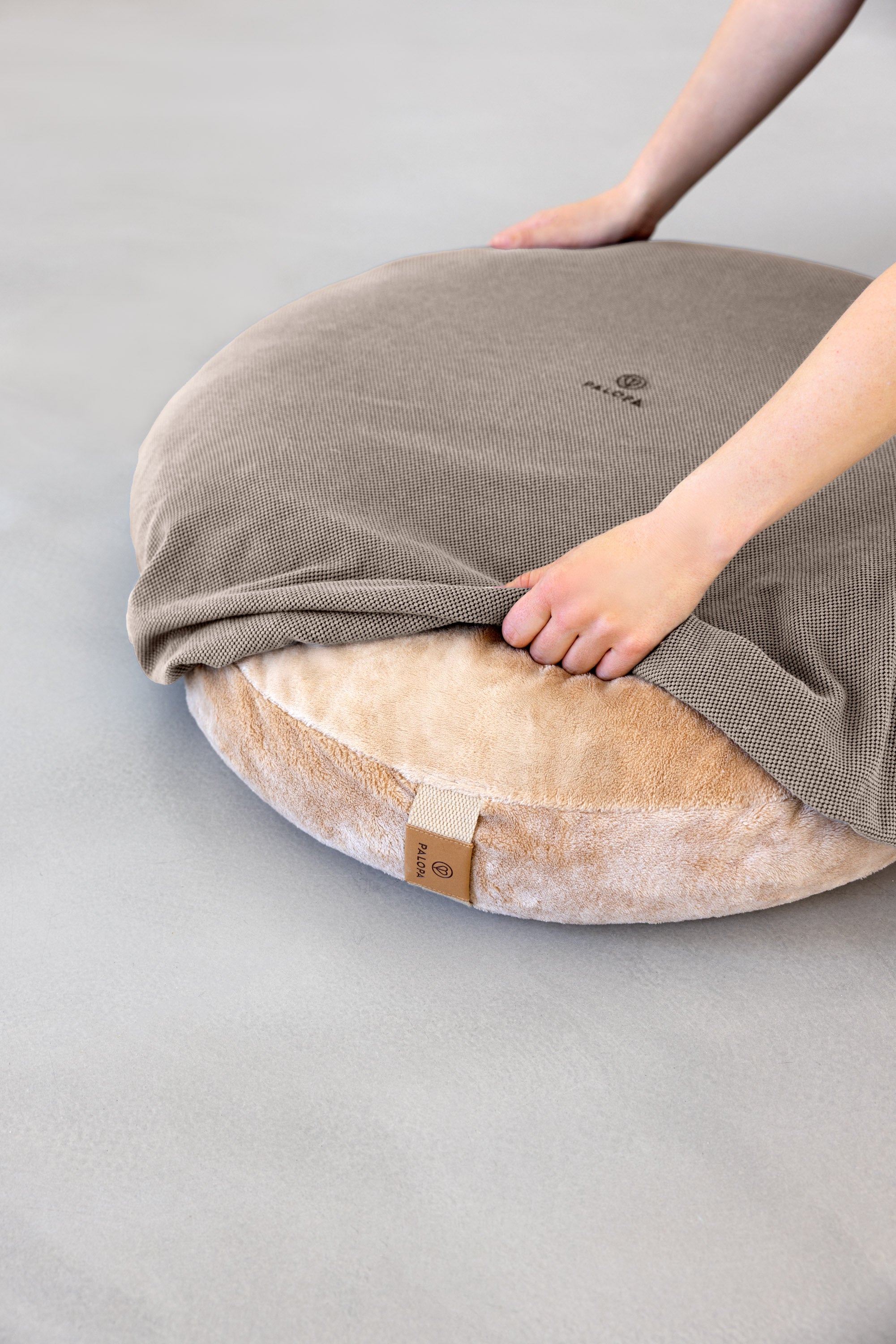 PALOPA Spannbezug Hundebett Donut Fippa Taupe Bezug Hundekissen Hundekorb waschbar