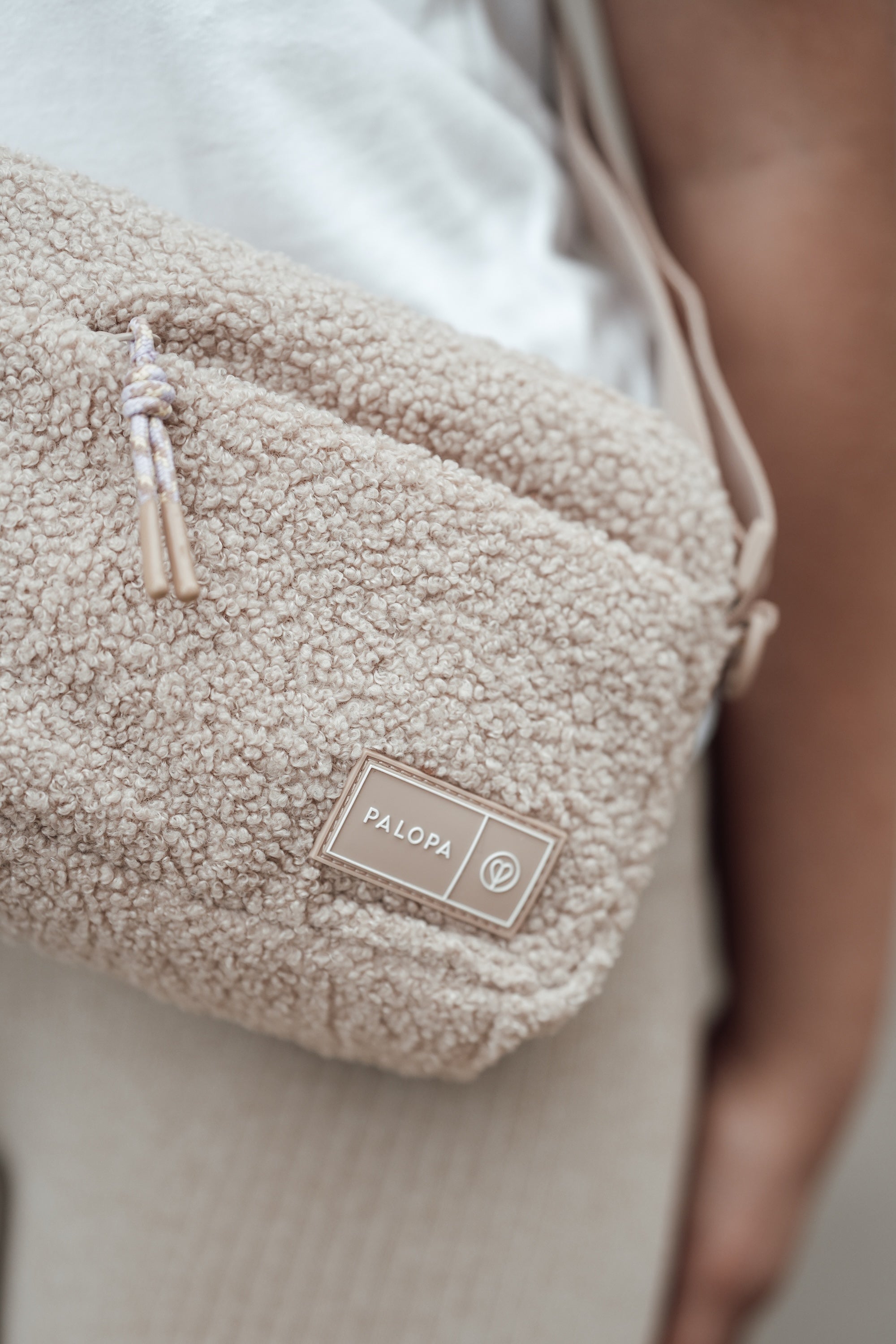 PALOPA Square Bag Noka Teddy Fleece Gassi Bag waschbar Leckerlibeutel