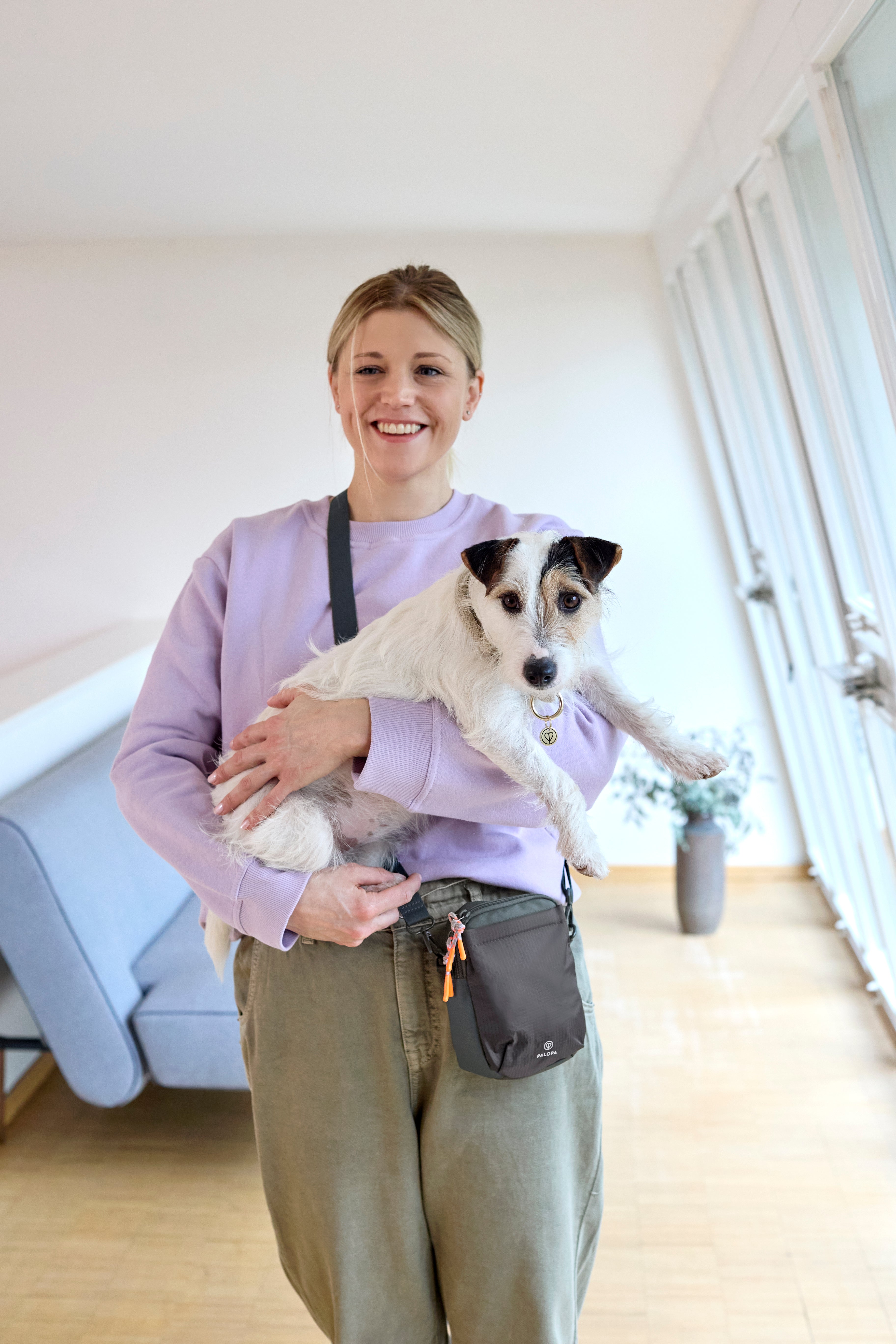 Palopa Leckerlibeutel_Greta Dunkelgrau graue Umhängetasche fuer Leckerlis