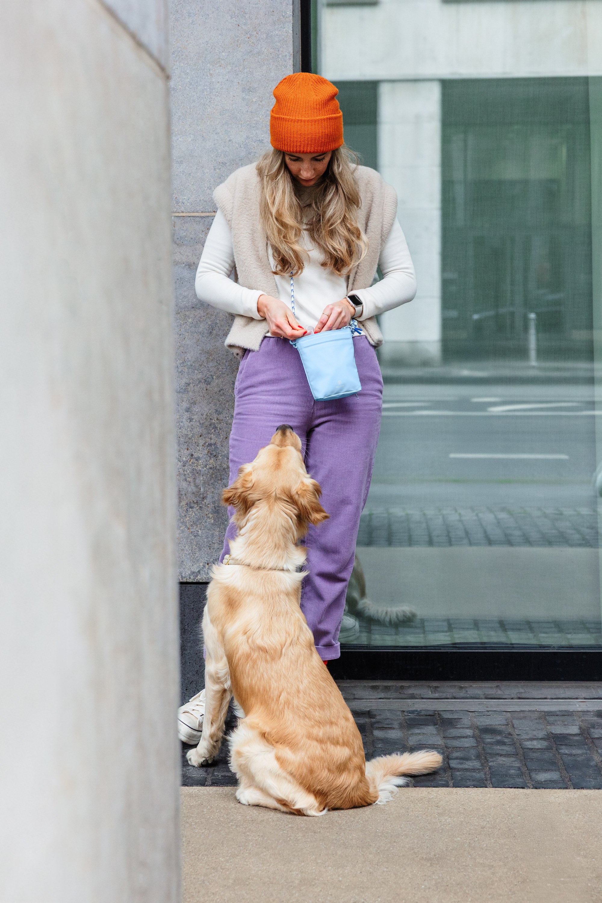 PALOPA Leckerlibeutel Karl Light Blue Gassitasche Leckerlitasche zum Umhängen Erstausstattung Hund