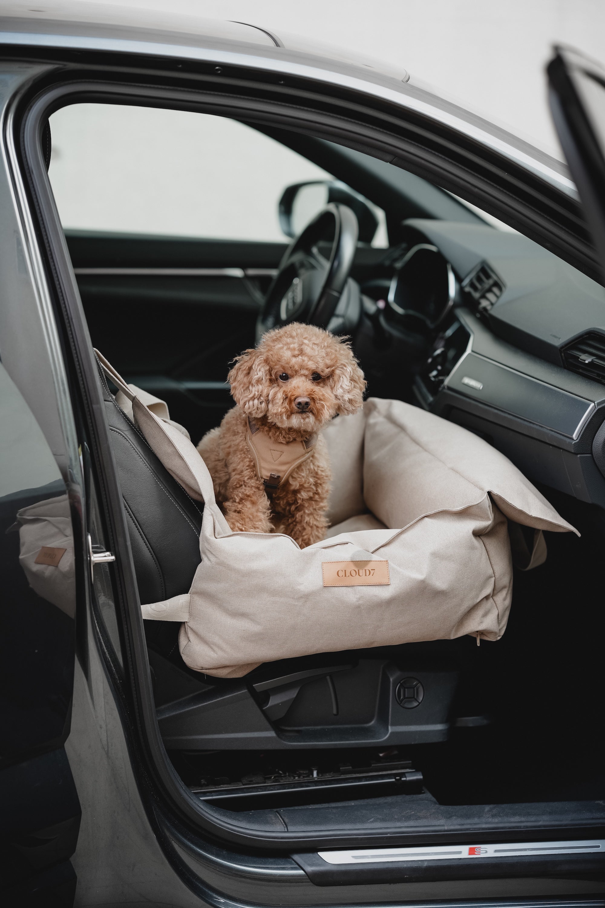 Cloud7 Hundeautositz Getaway Sand Autositz für Hunde Hundeautositz