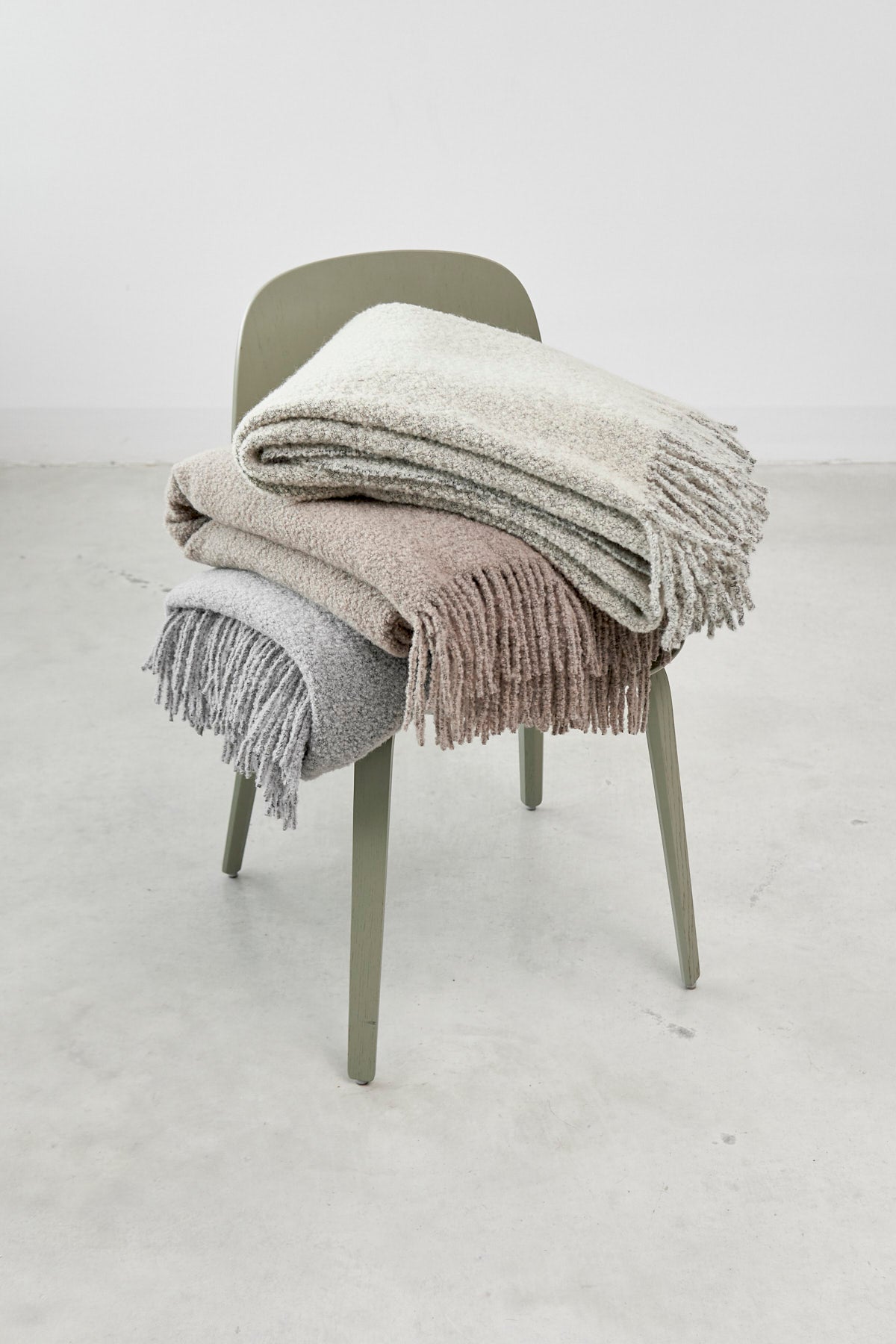 MiaCara Buccola Sofadecke Fels Wolldecke für Hunde Sofa 