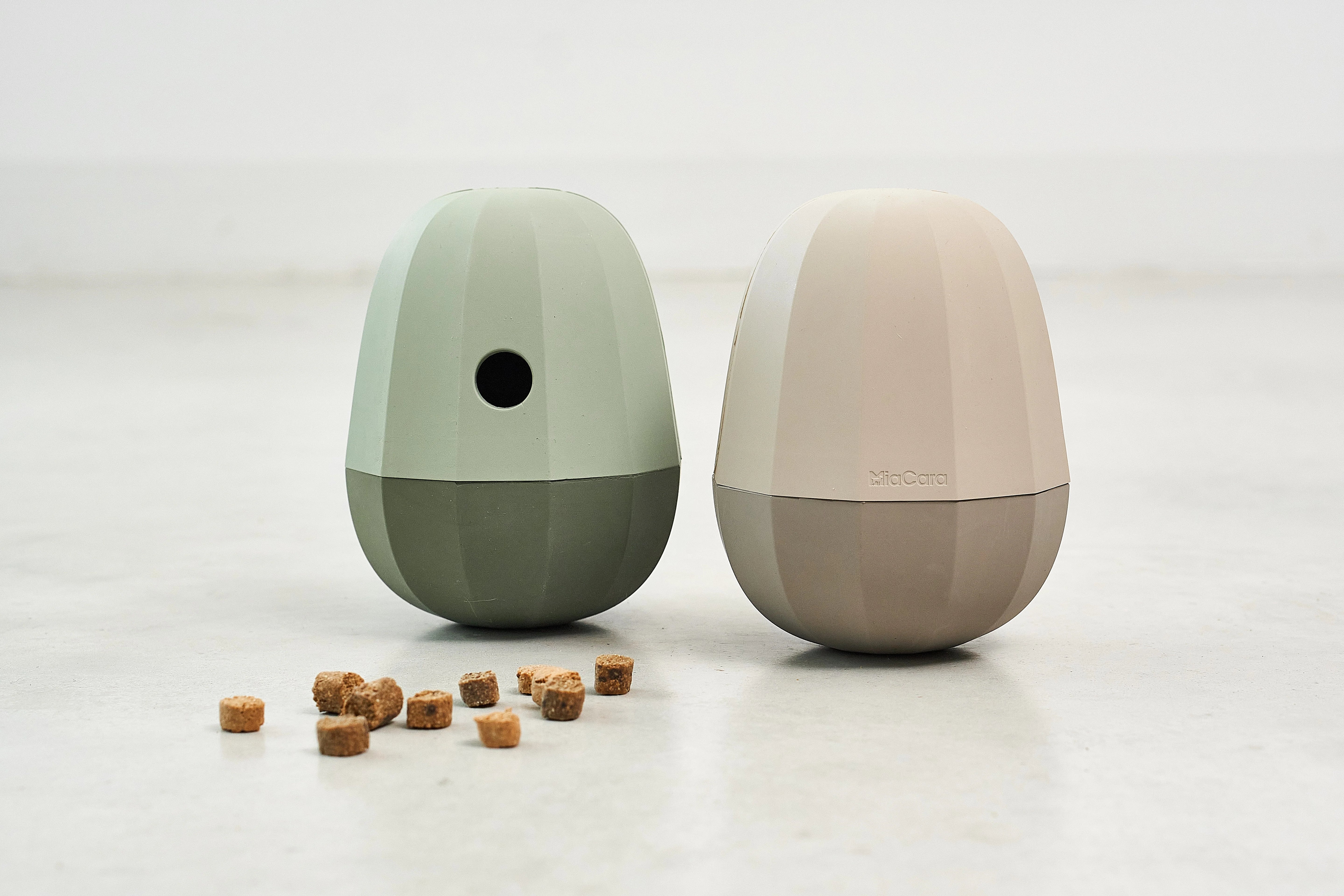 MiaCara Uovo Beschäftigungsspielzeug Greige Hundespielzeug 