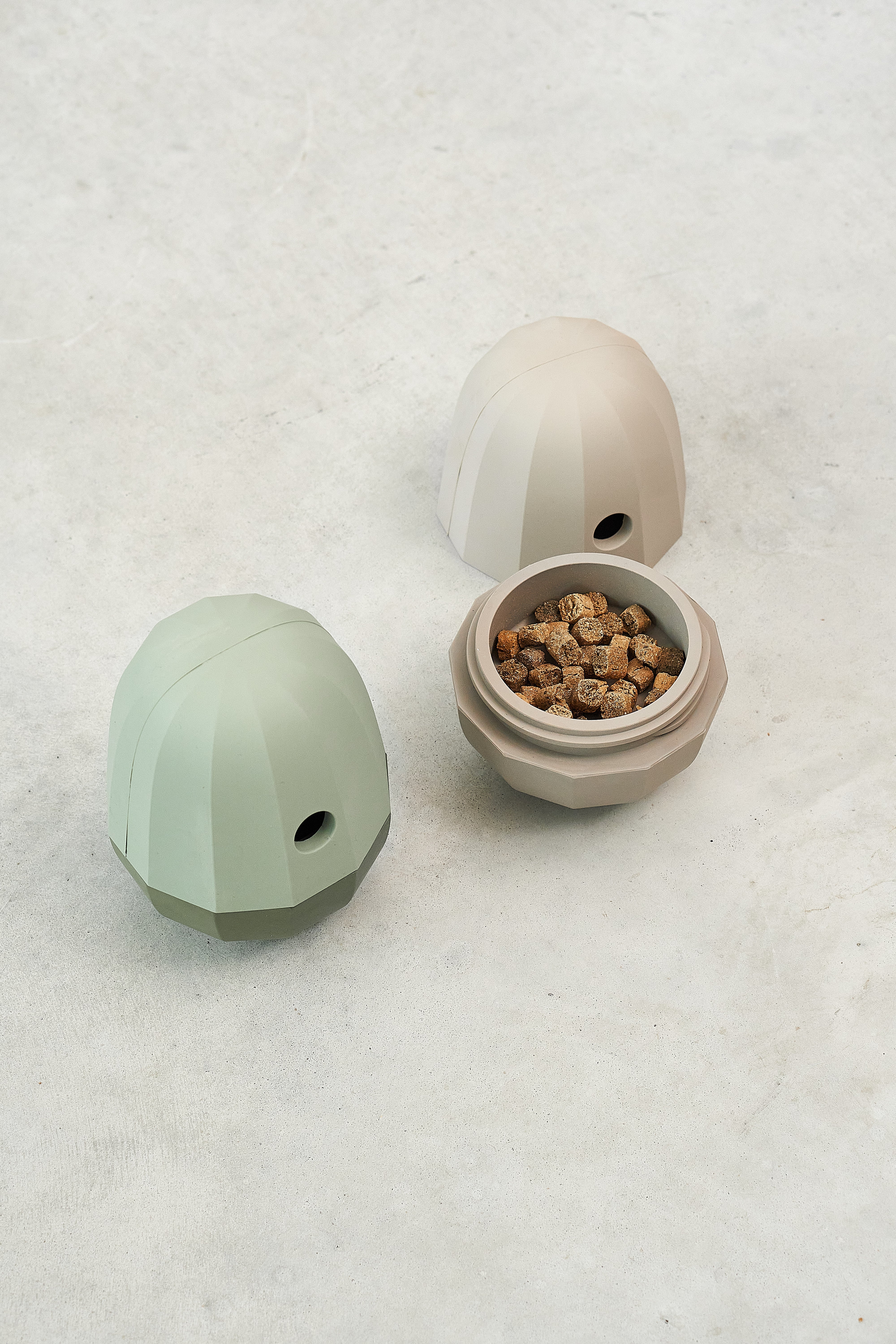 MiaCara Uovo Beschäftigungsspielzeug Greige Spielzeug für Hunde