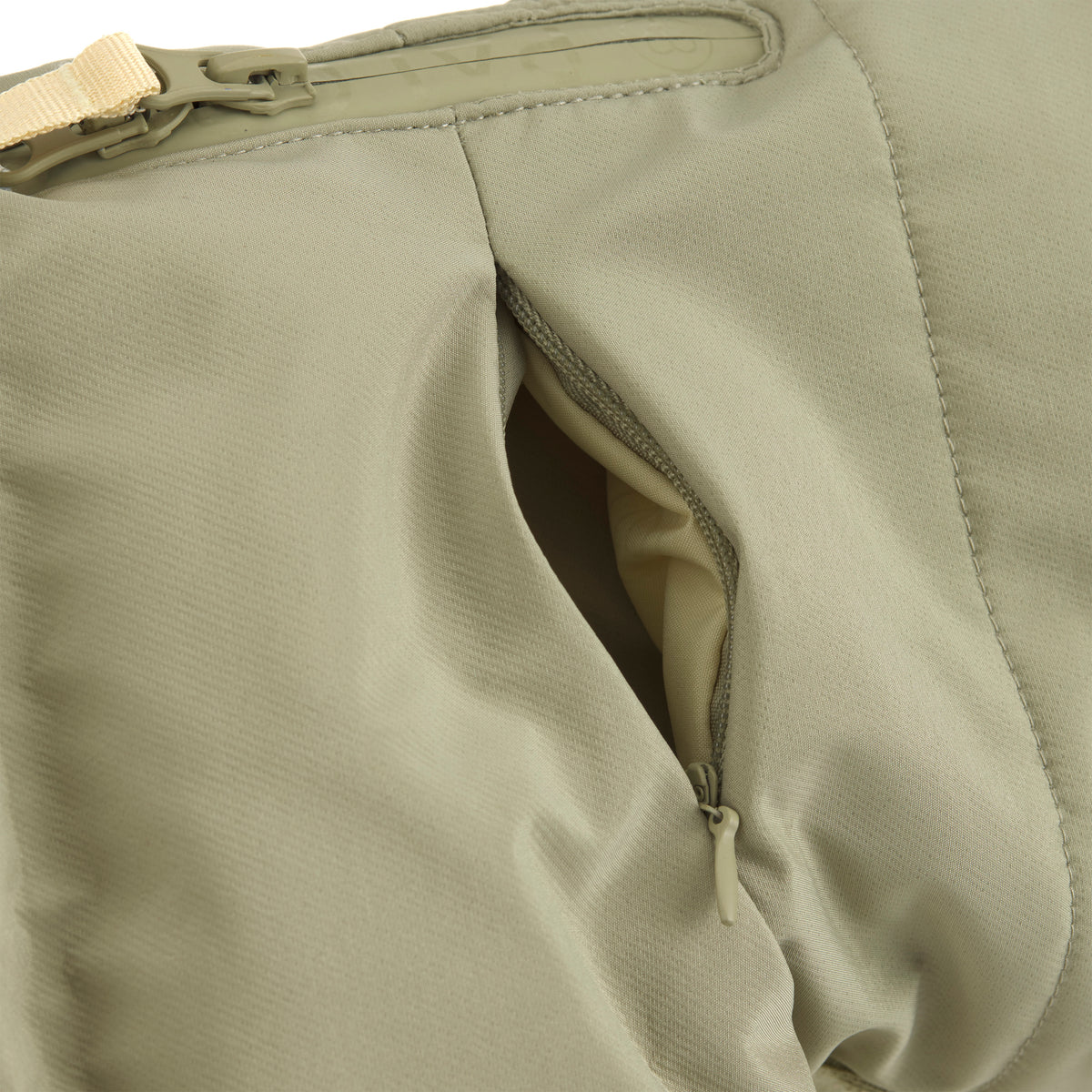 PALOPA X LEVEY Hunde Wintermantel Nolia Pale Olive Hundemantel Winter Tracker Tasche