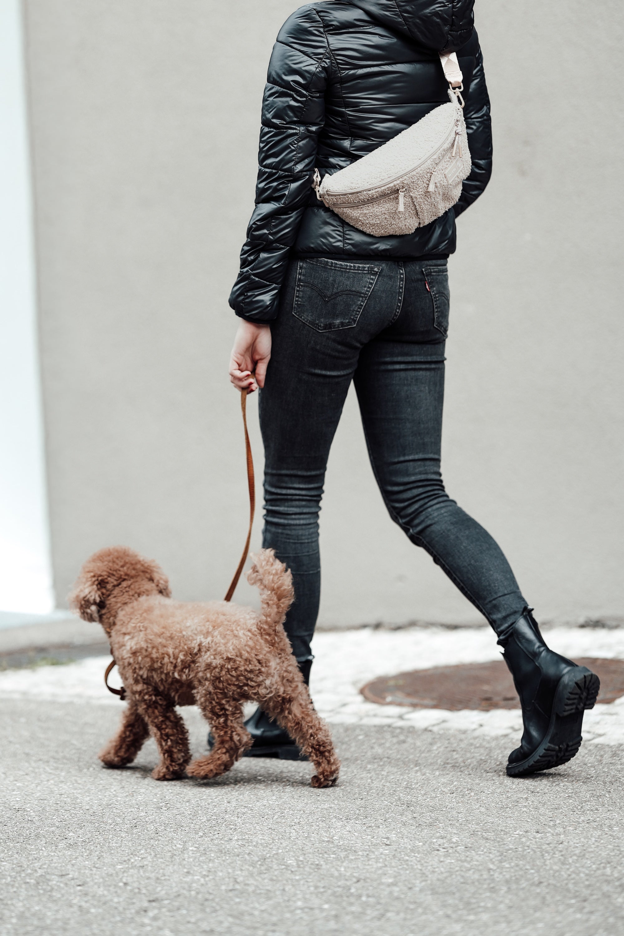 PALOPA Hunde Leckerlibeutel Emma Teddy Fleece Crossbodybag Gassi waschbar