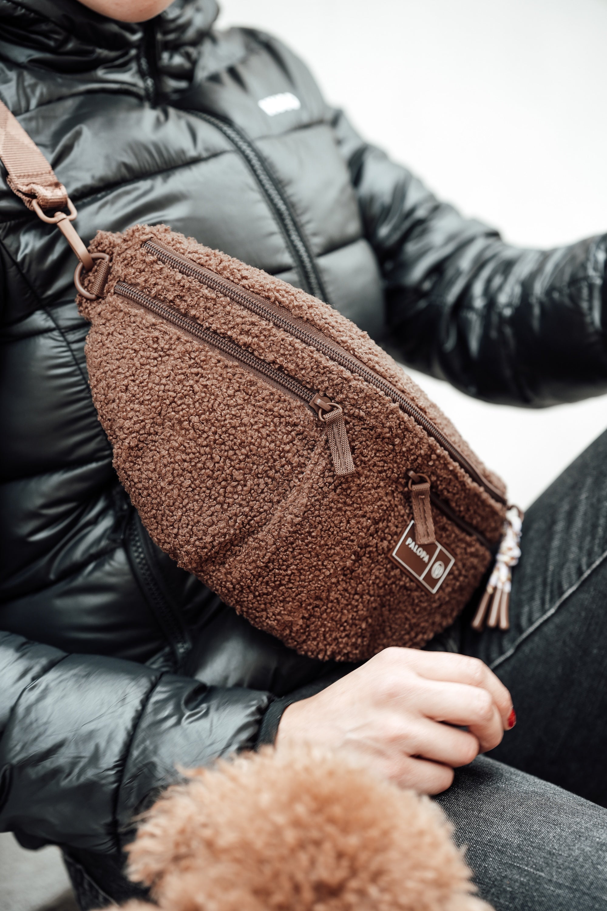 PALOPA Hunde Leckerlibeutel Emma Teddy Fleece Equipmenttasche für Hunde Hundetasche