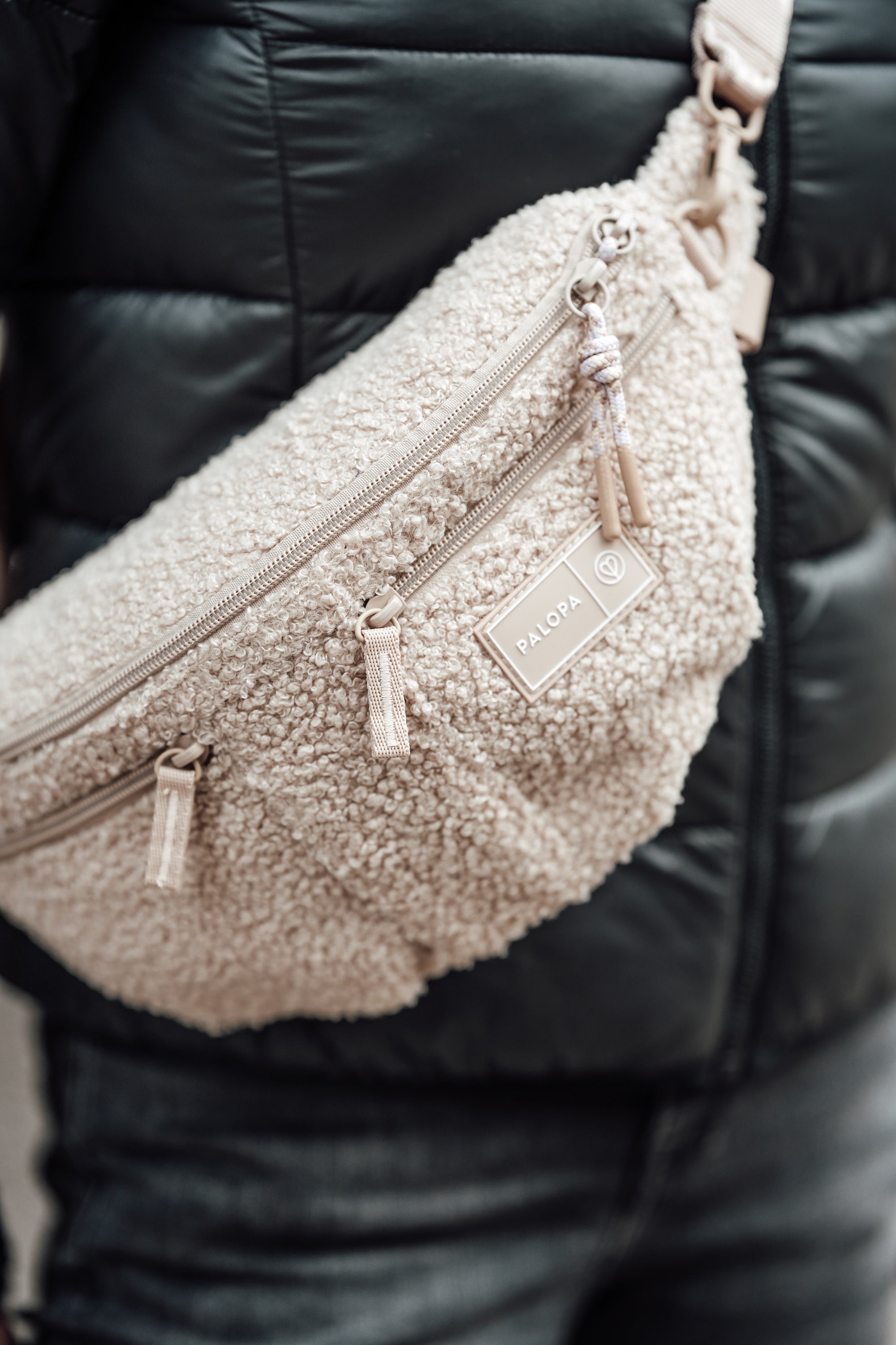 PALOPA Hunde Leckerlibeutel Emma Teddy Fleece Leckerlitasche waschbar Boucle