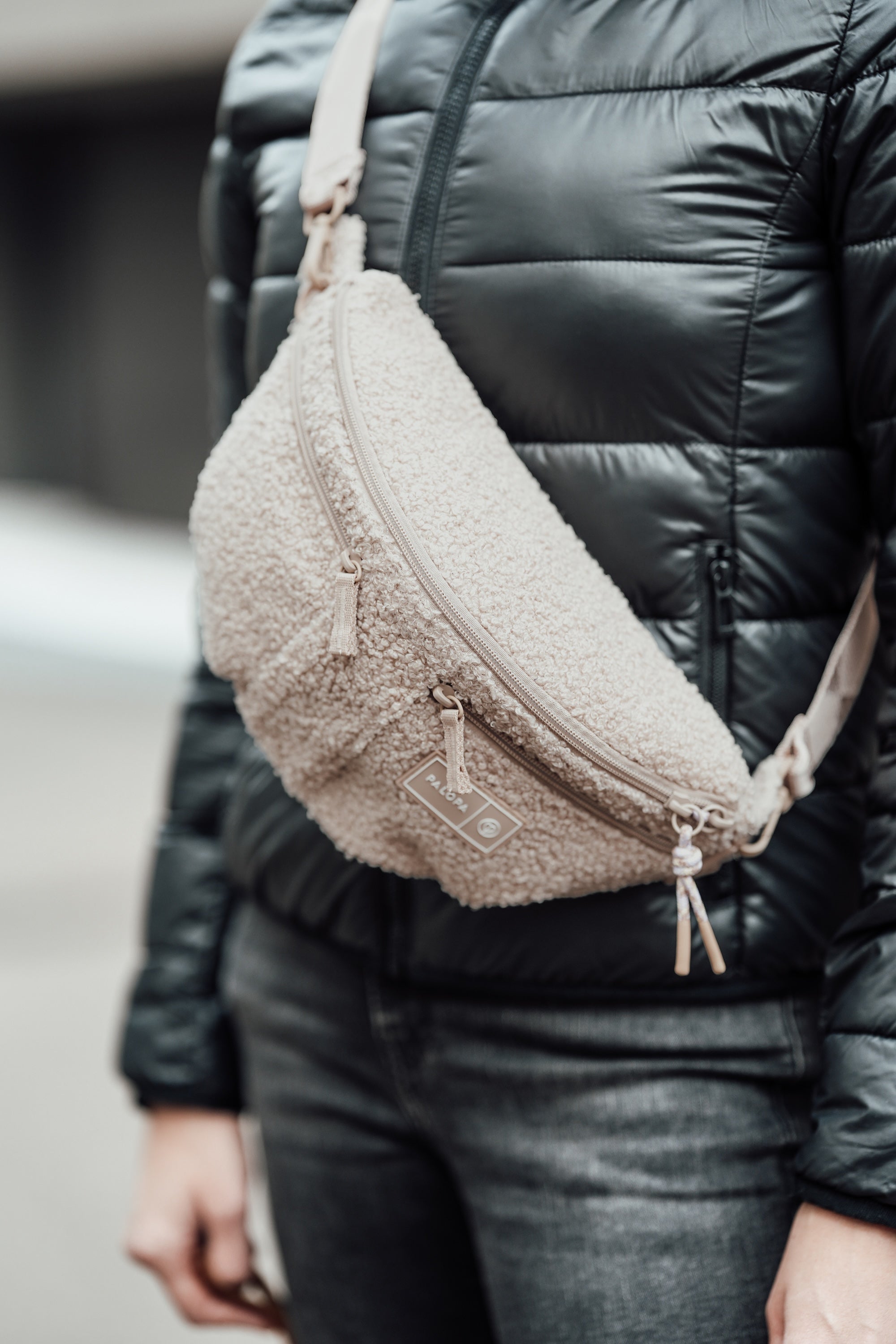 PALOPA Hunde Leckerlibeutel Emma Teddy Fleece Leckerlitasche waschbar