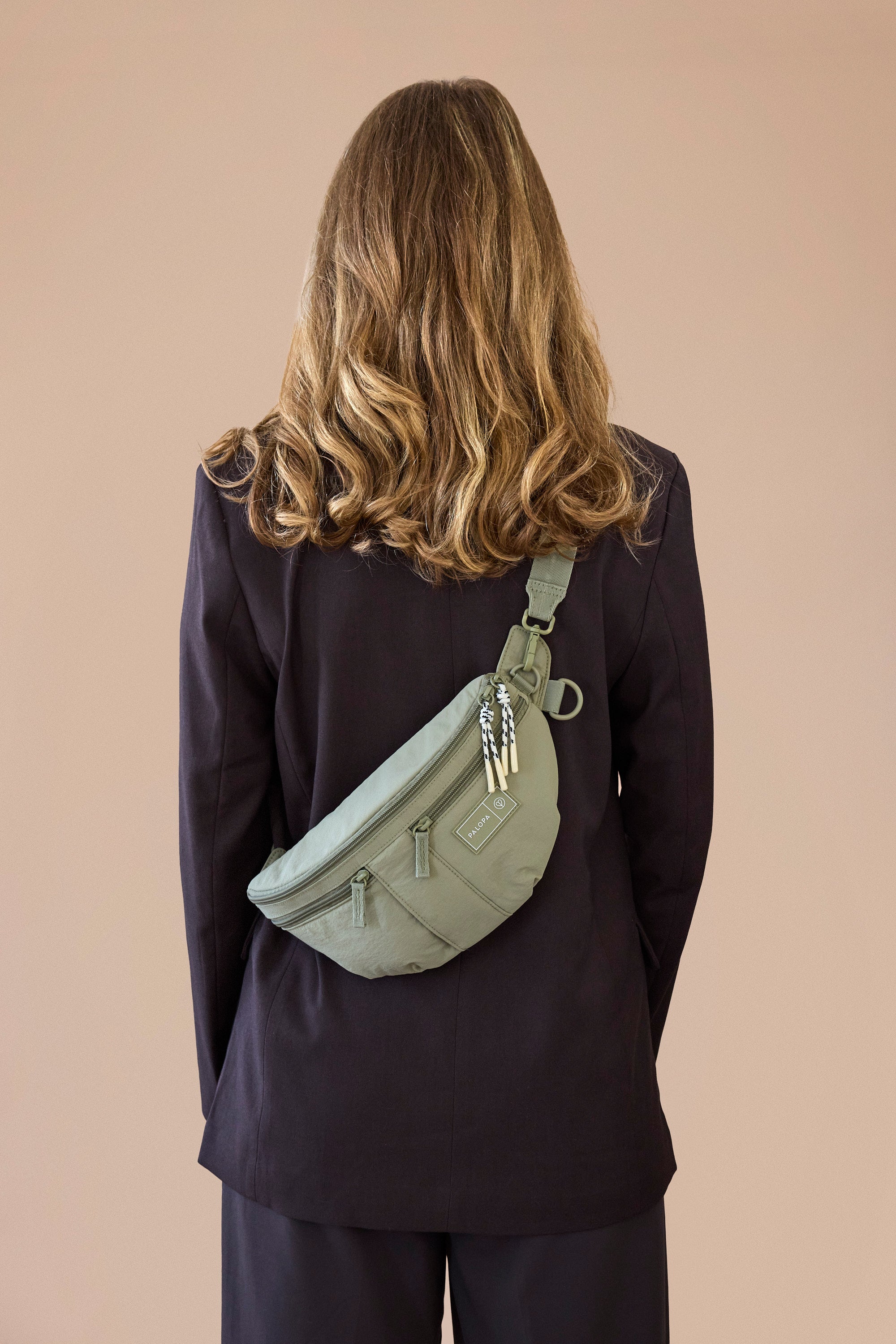 PALOPA Hunde Leckerlibeutel Emma Crinkled Pale Olive Gassibag