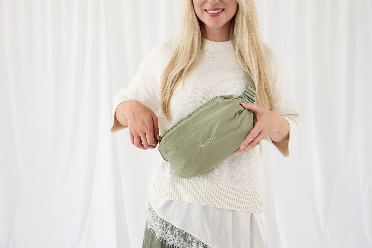 PALOPA Hunde Leckerlibeutel Nerki Crinkled Pale Olive Gassitasche mit Leckerlifach