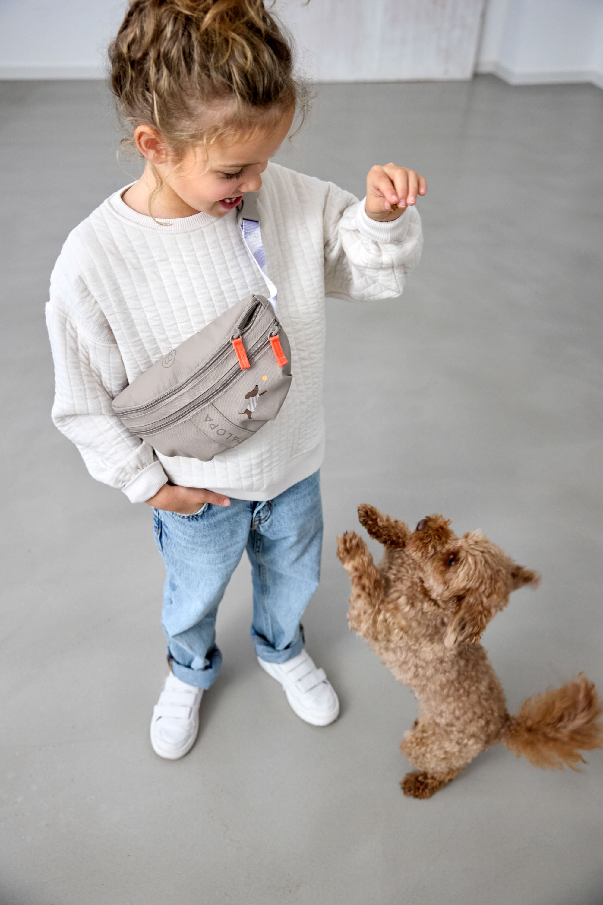 PALOPA Leckerlibeutel Mini Enja Taupe
Leckerlitasche Bauchtasche Hundetraining