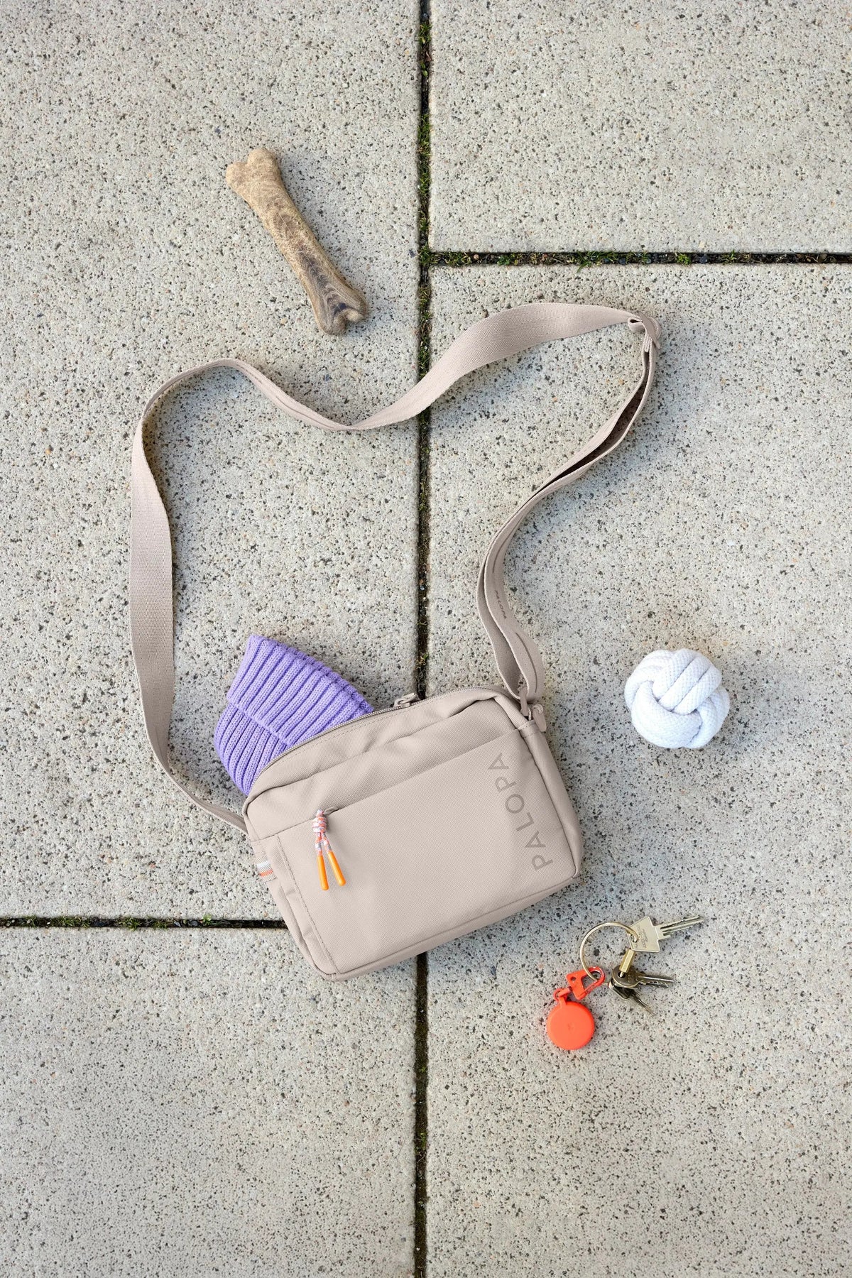 PALOPA Square Bag Noka Taupe Gassitasche wasserabweisend