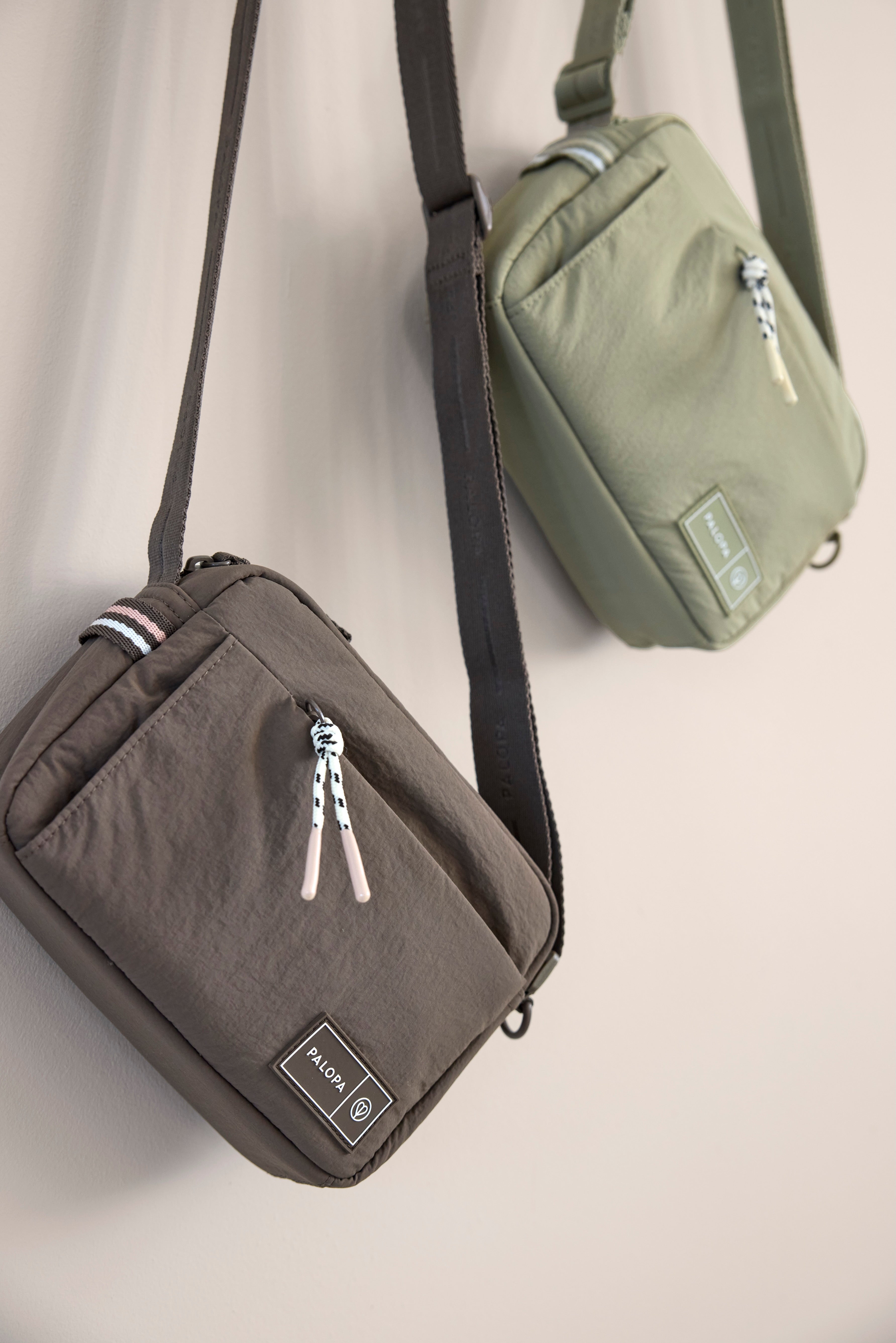 PALOPA Square Bag Noka Crinkled Chocolate Pale Olive Leckerlibeutel