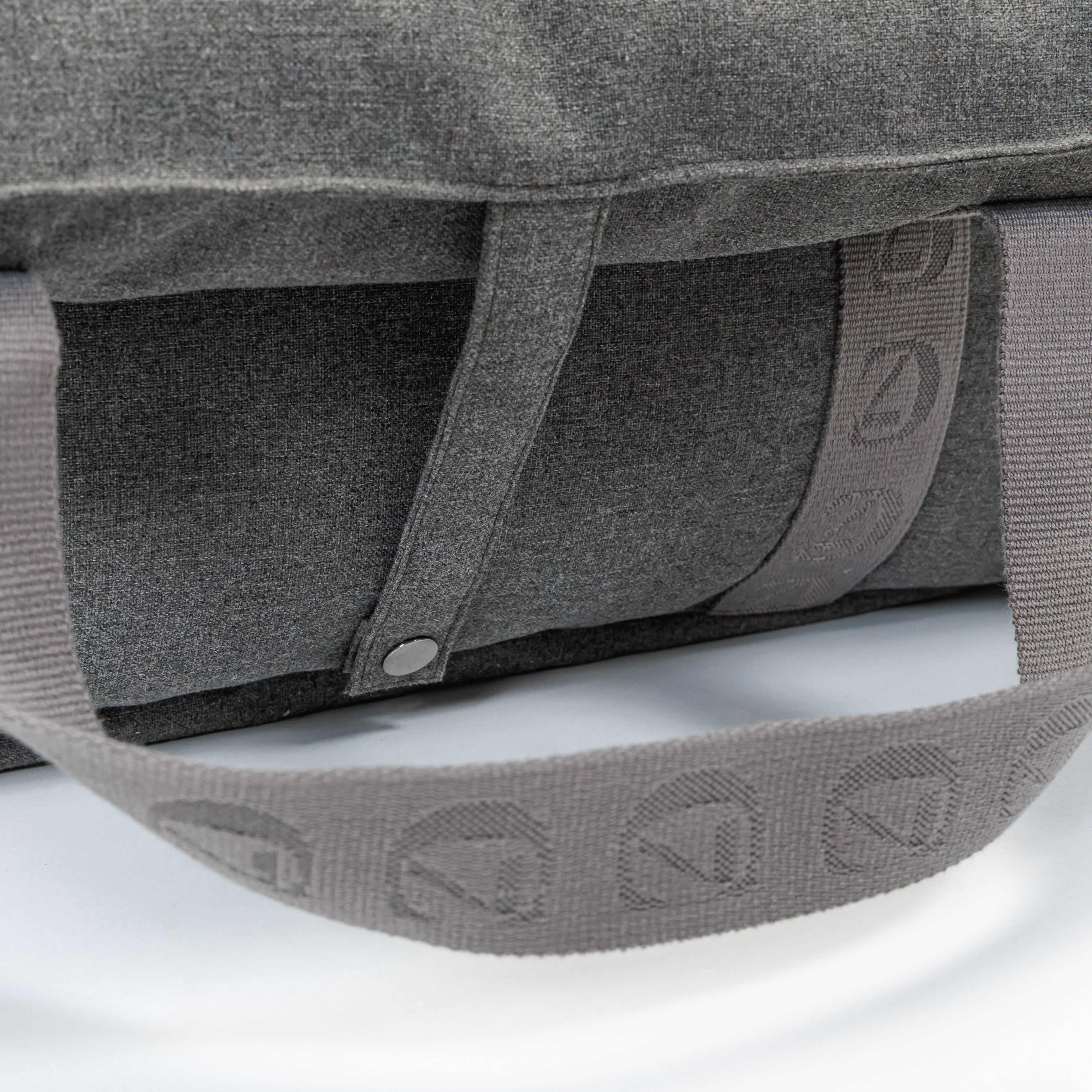 Cloud7 Hundeautositz Getaway Light Graphite tragbar Hundeautositz mit Gurt 