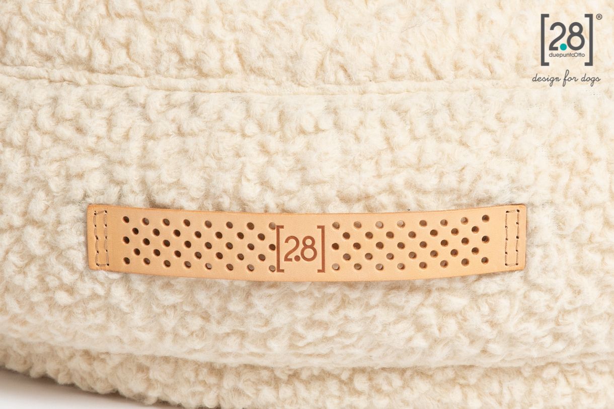 2.8 duepuntootto Fulvio Boucle Wool Dog Cushion Cream Dimension Designer Hundebett