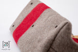     2.8 duepuntootto inge wool dog bag natural red Hundetragetasche mit Noppen