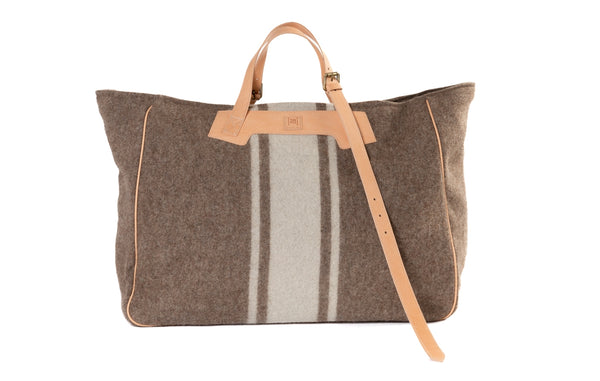     2.8 duepuntootto margaret weekender recycled wool reisetasche mit hund